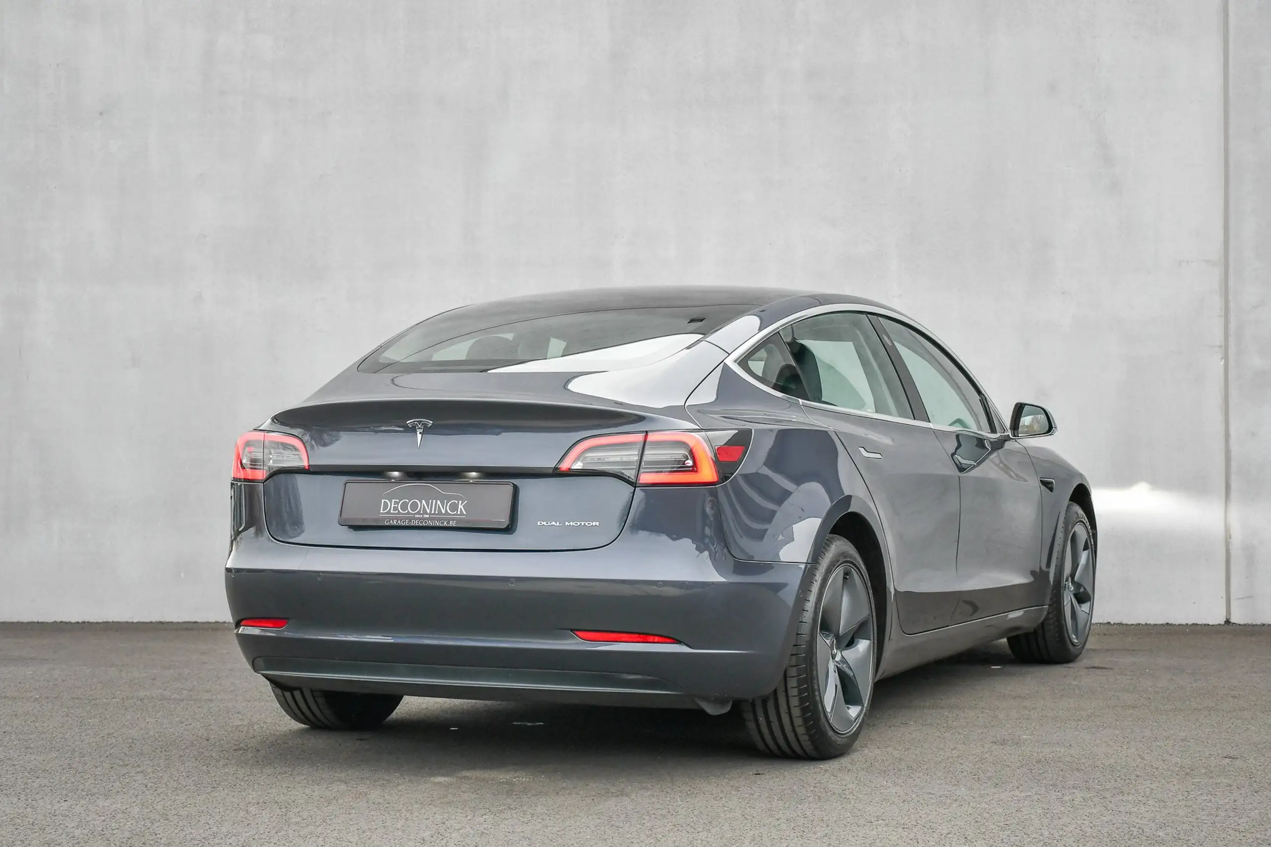 Tesla - Model 3