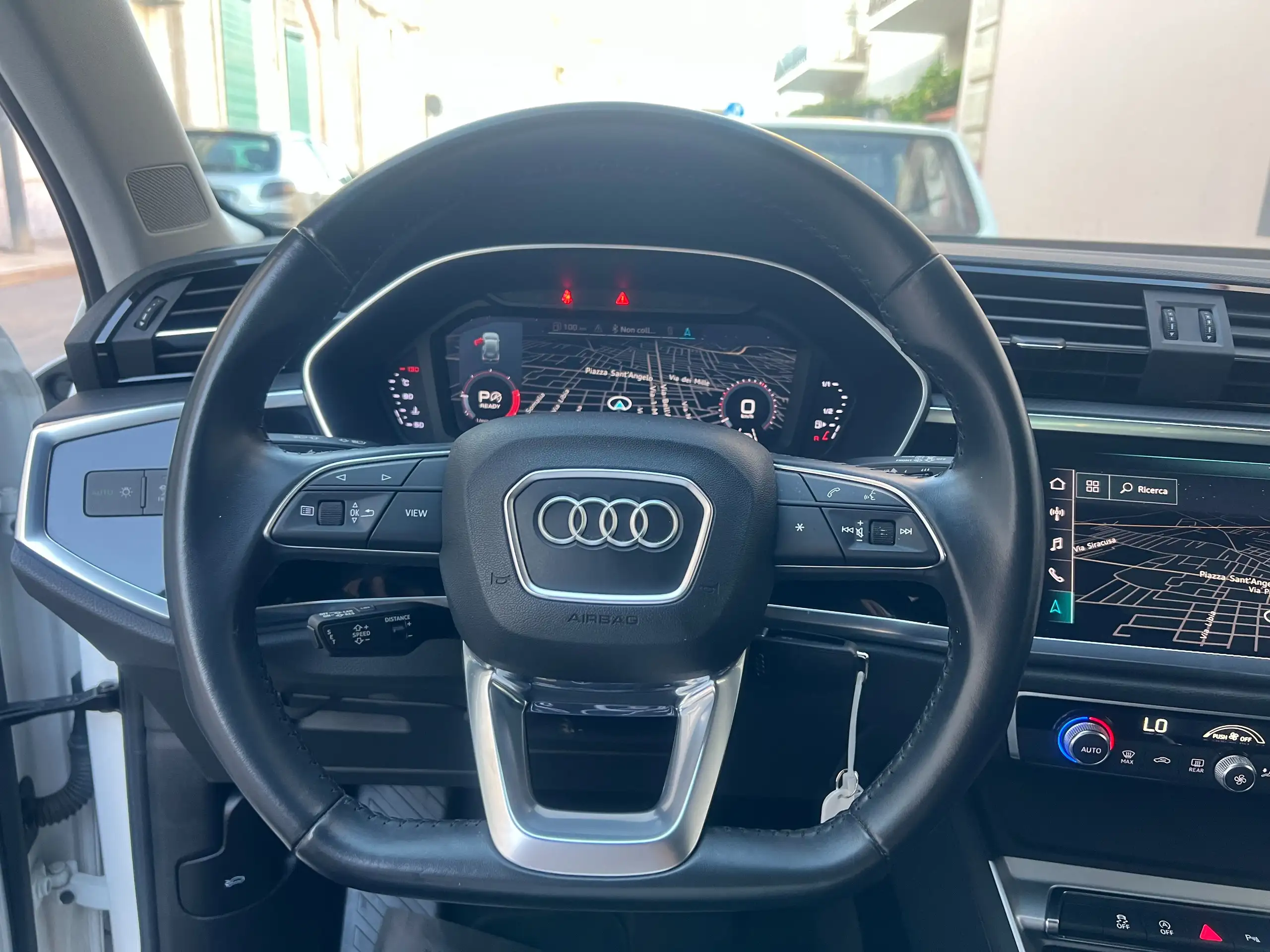 Audi - Q3