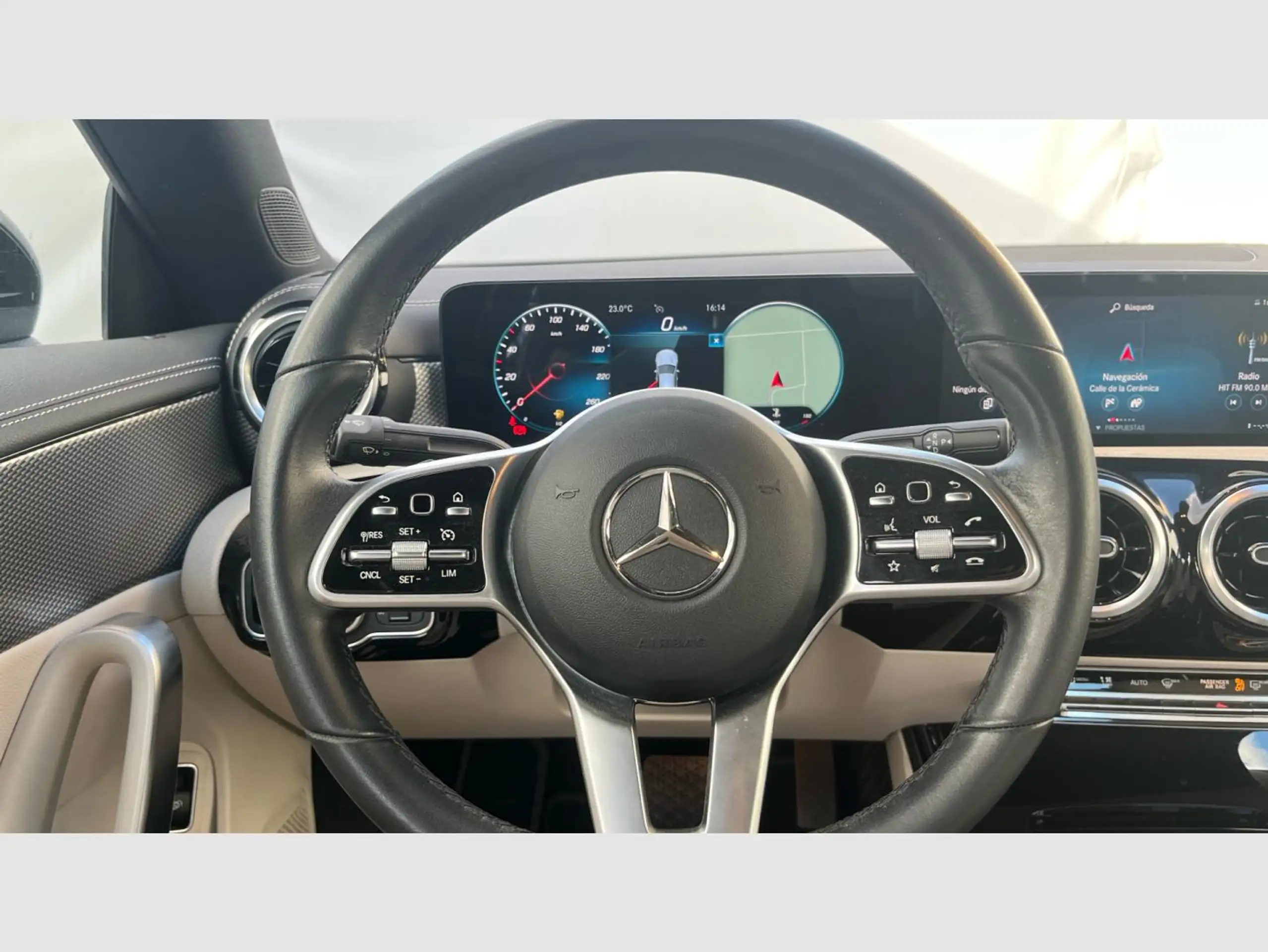 Mercedes-Benz - CLA 180