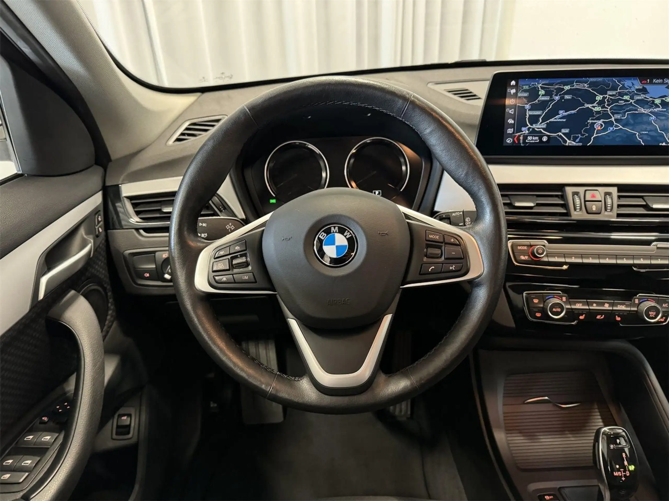 BMW - X1