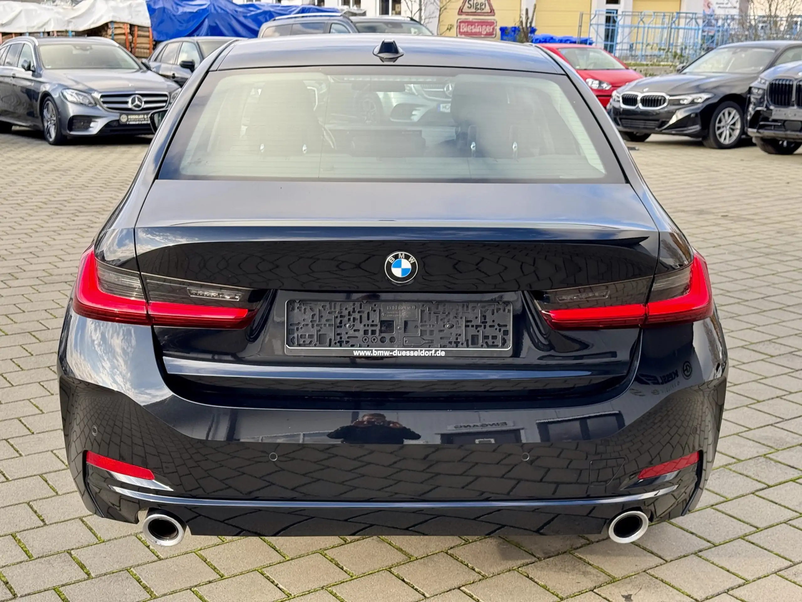 BMW - 320