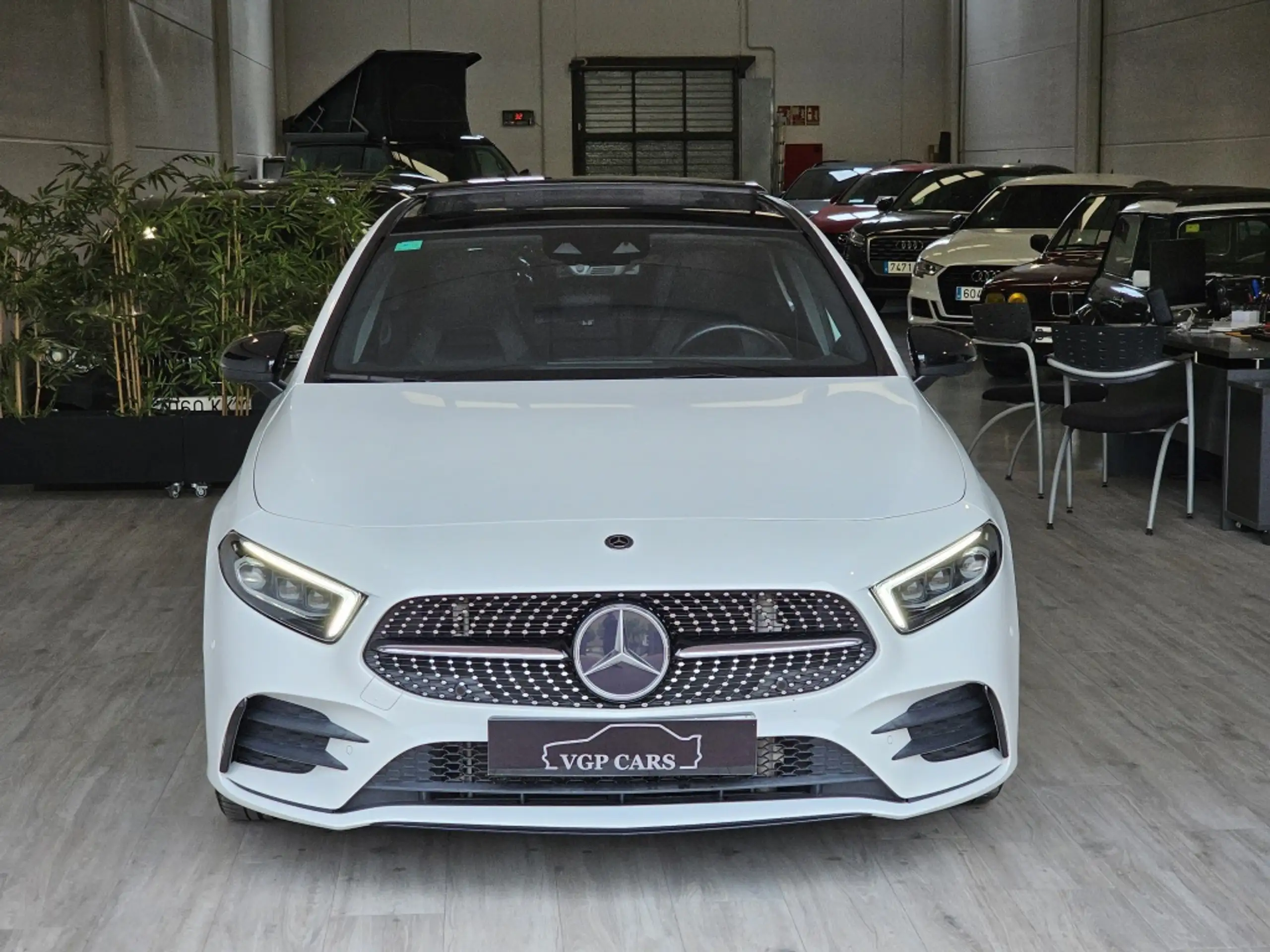 Mercedes-Benz - A 220