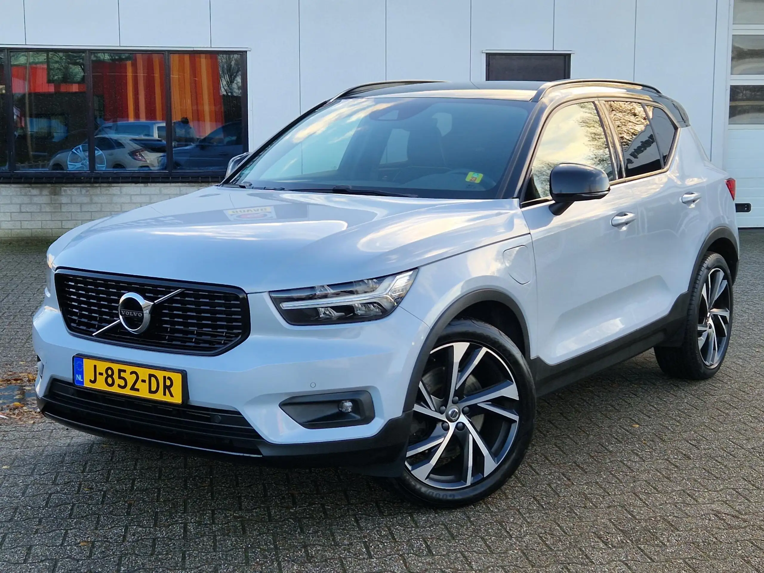 Volvo - XC40