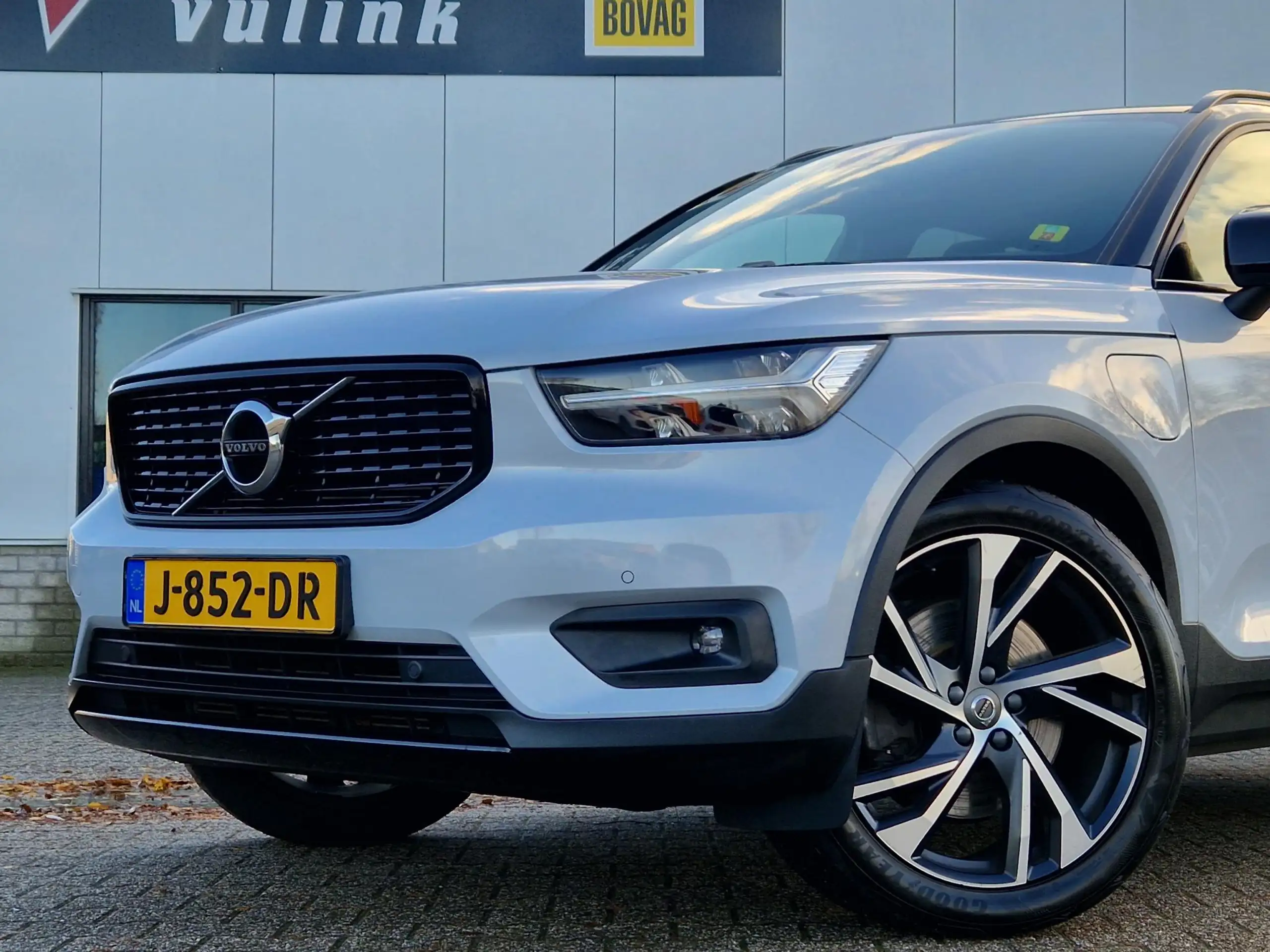 Volvo - XC40