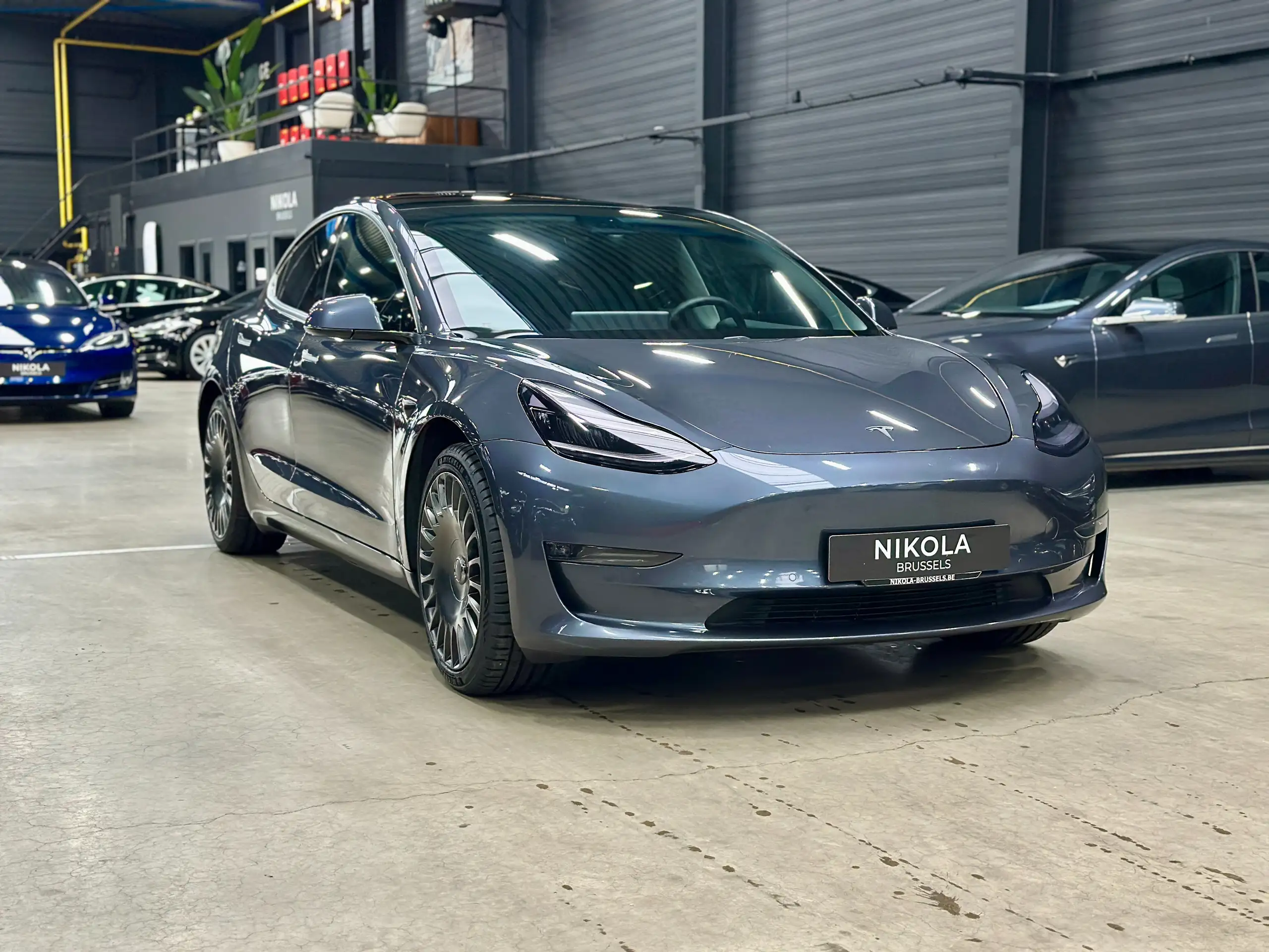 Tesla - Model 3