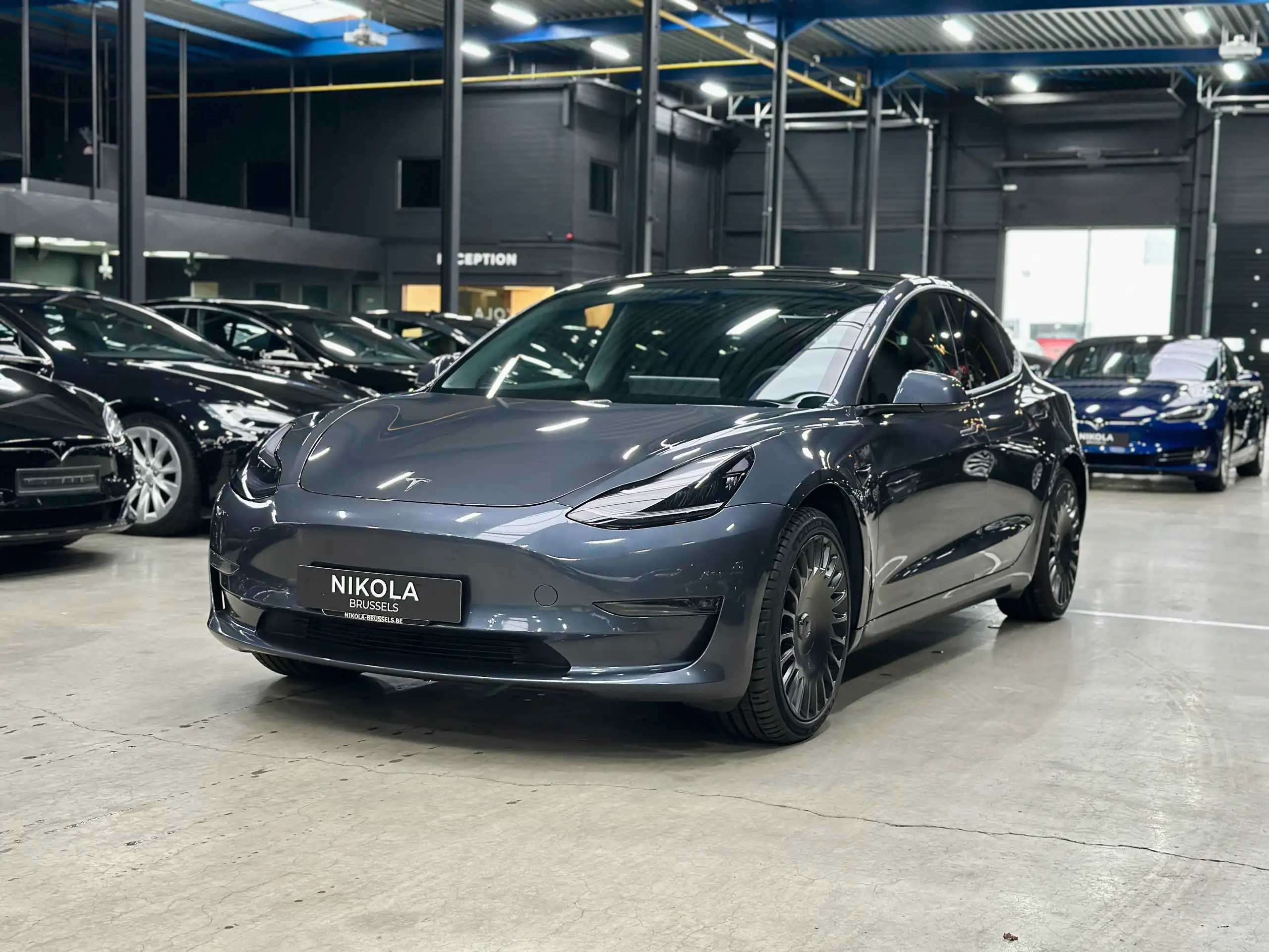 Tesla - Model 3