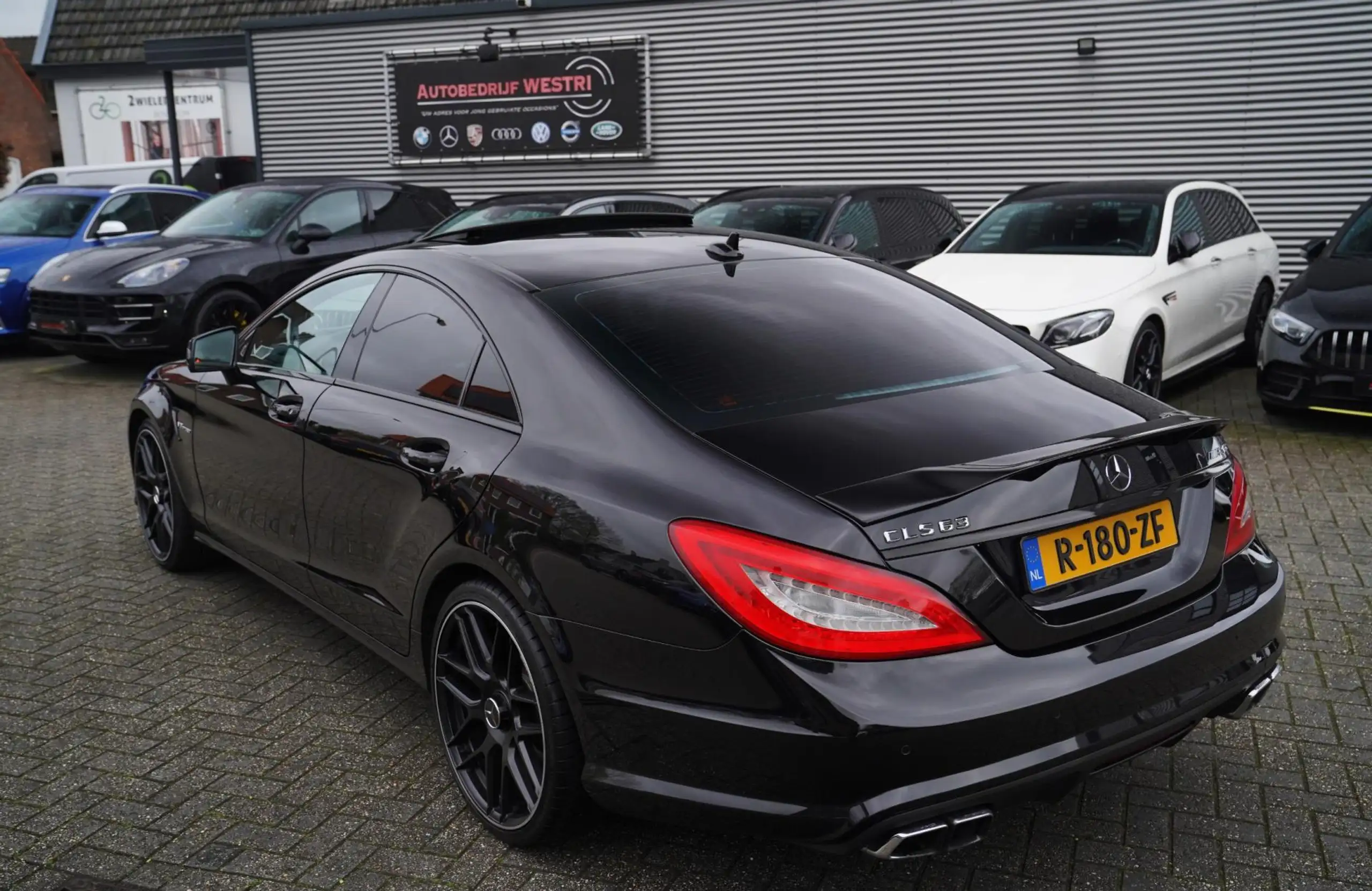 Mercedes-Benz - CLS 63 AMG