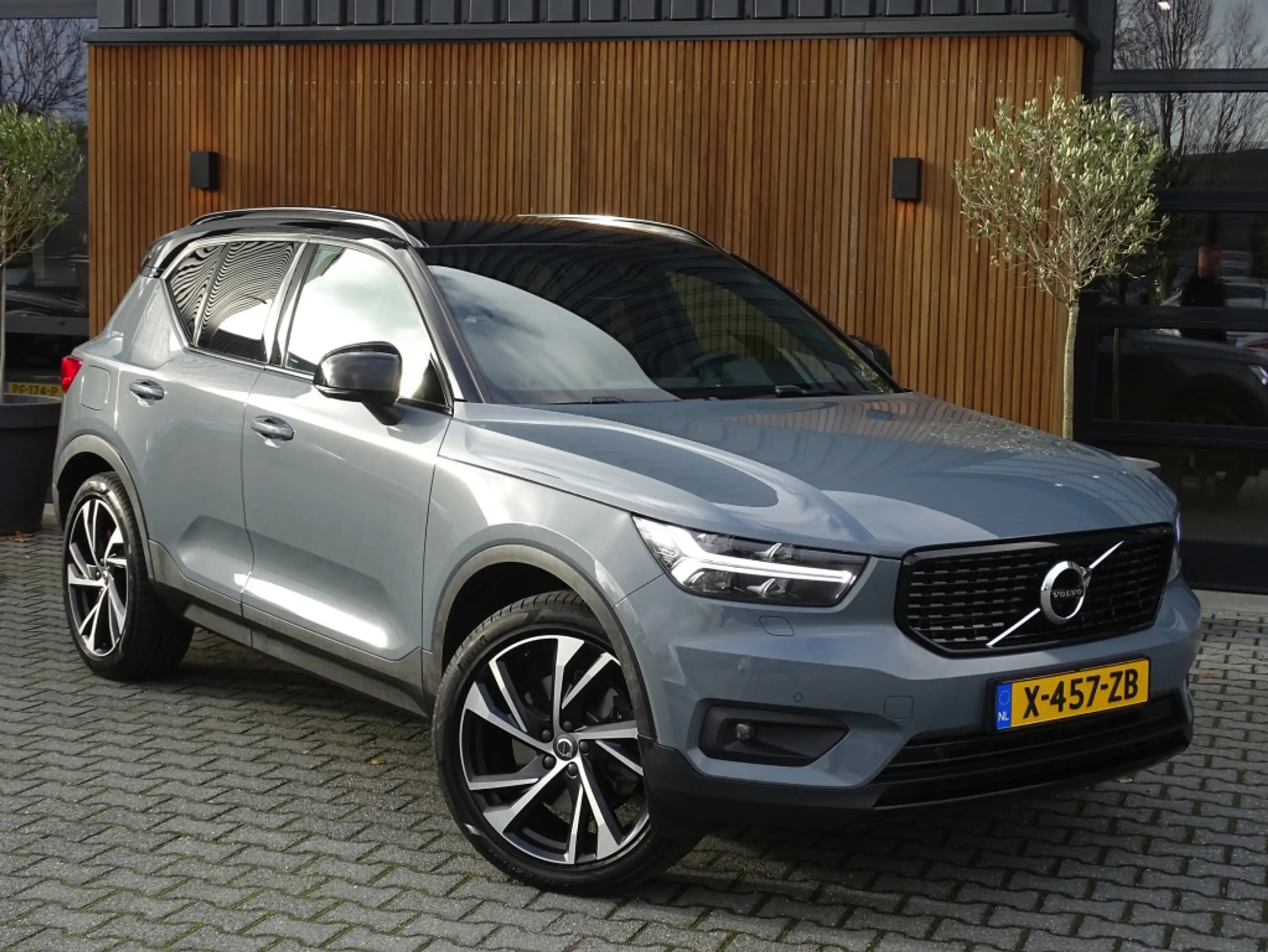 Volvo - XC40