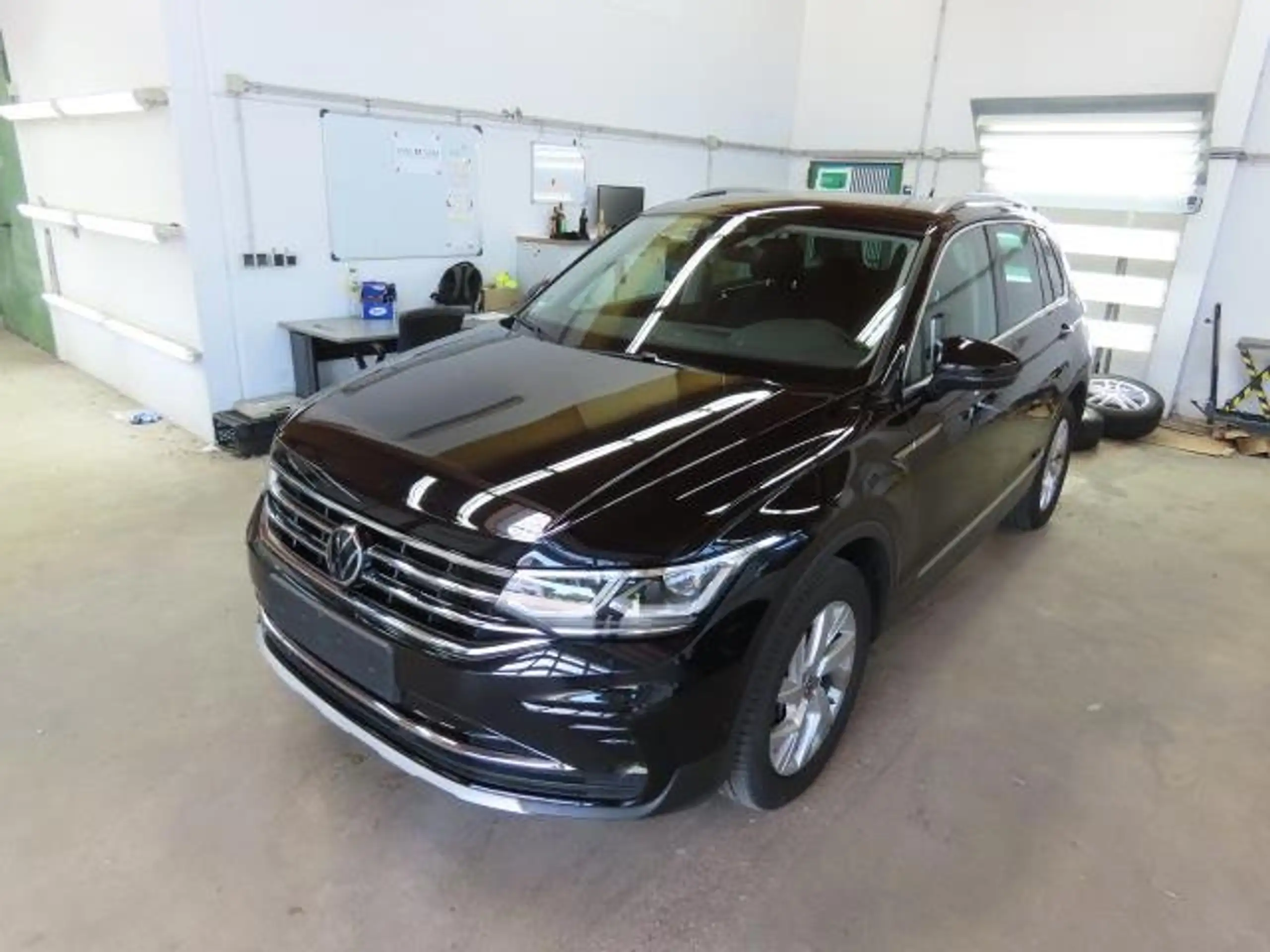 Volkswagen - Tiguan