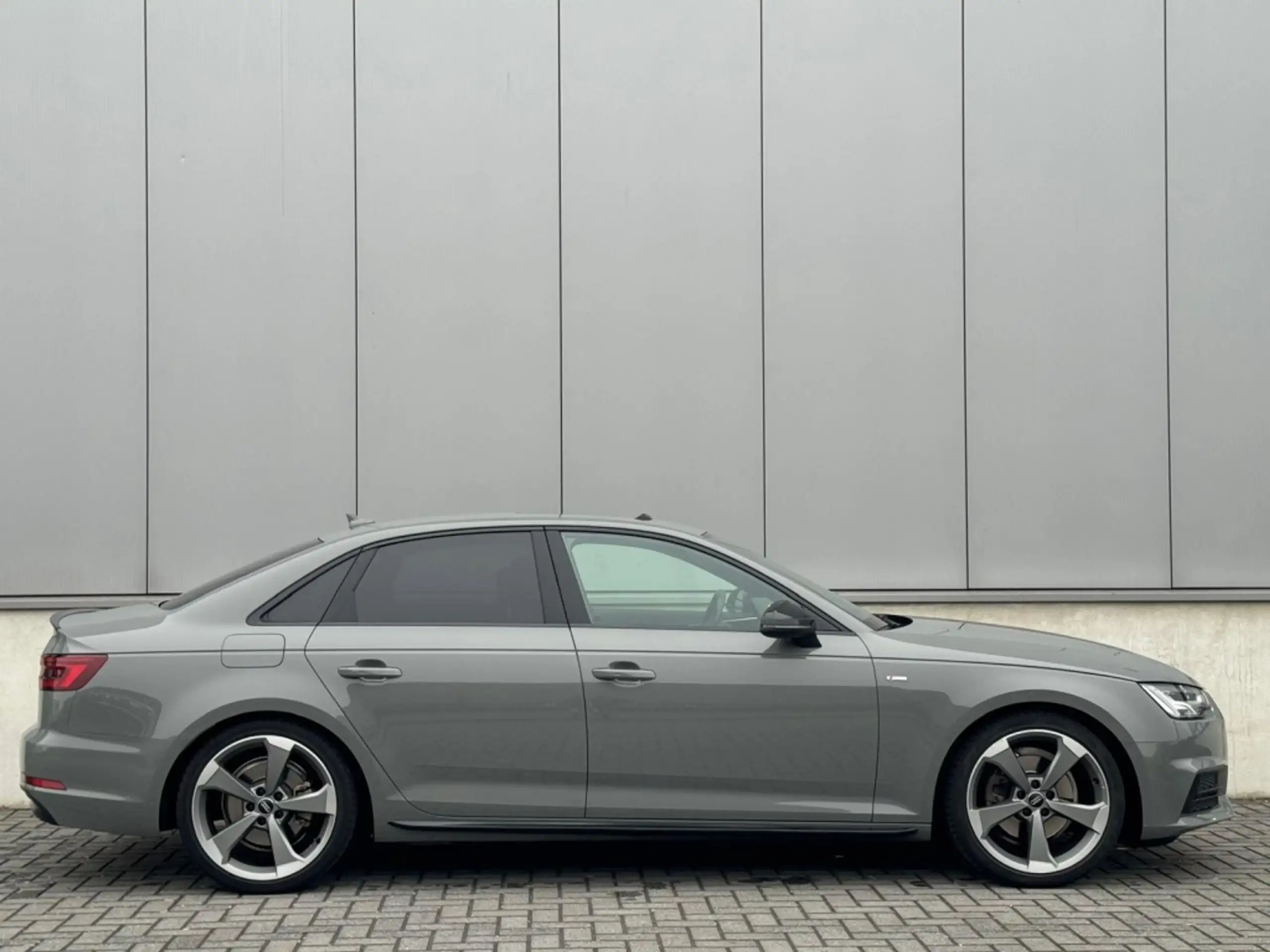 Audi - A4