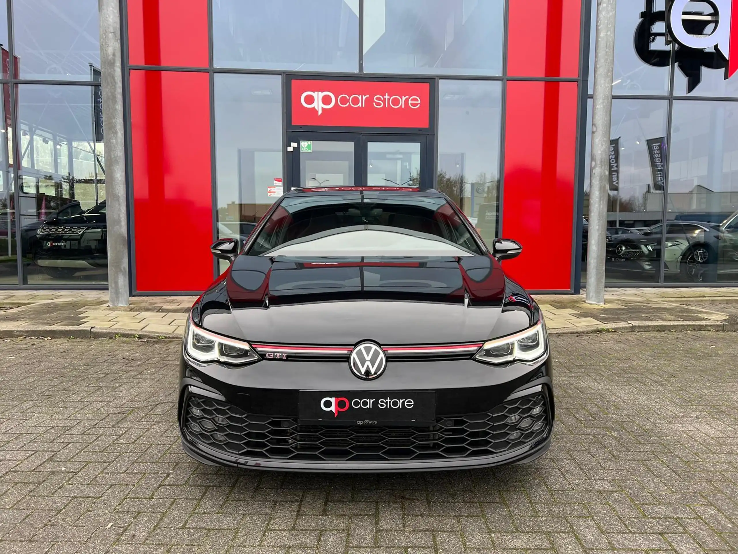 Volkswagen - Golf GTI