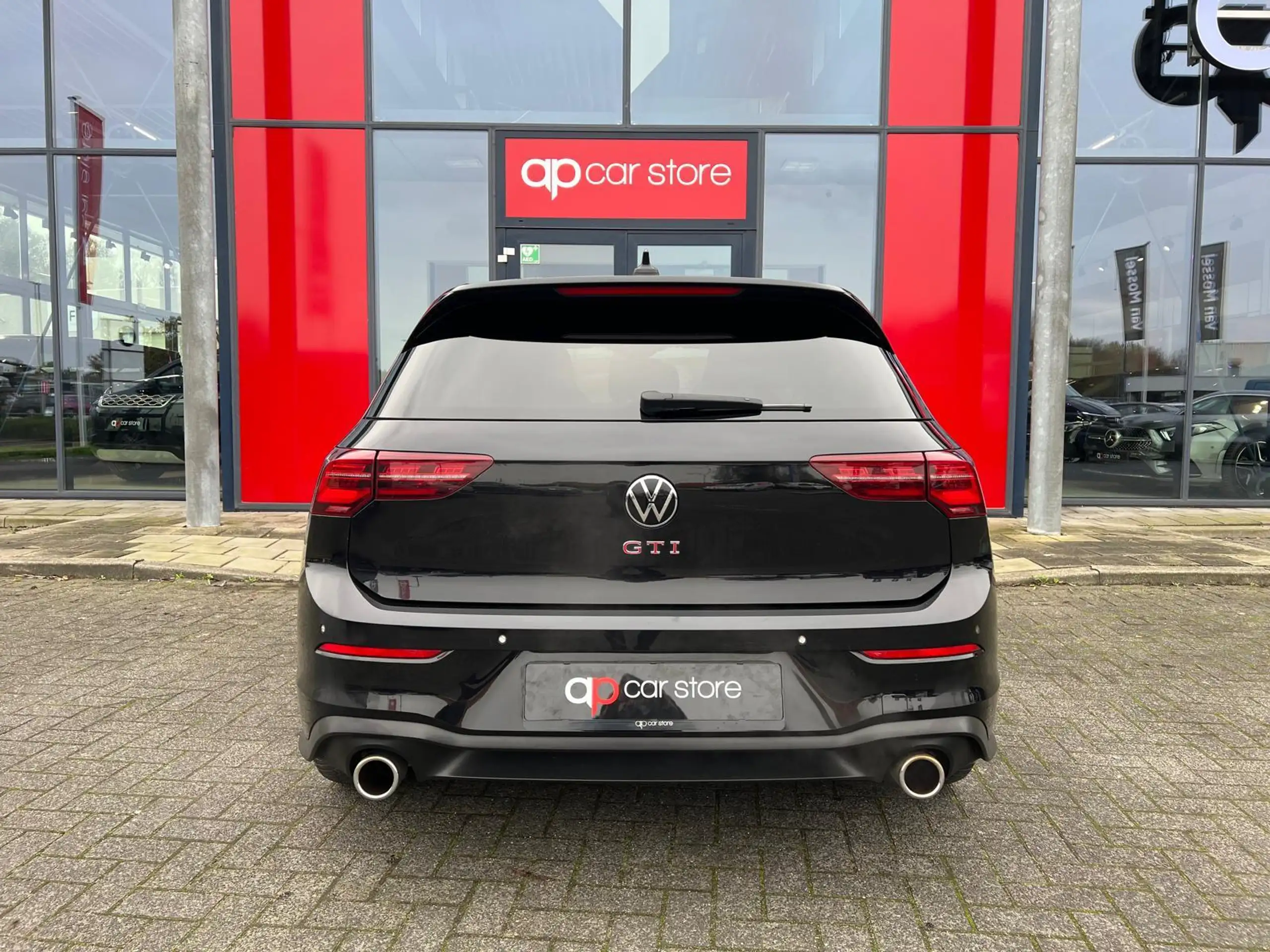 Volkswagen - Golf GTI