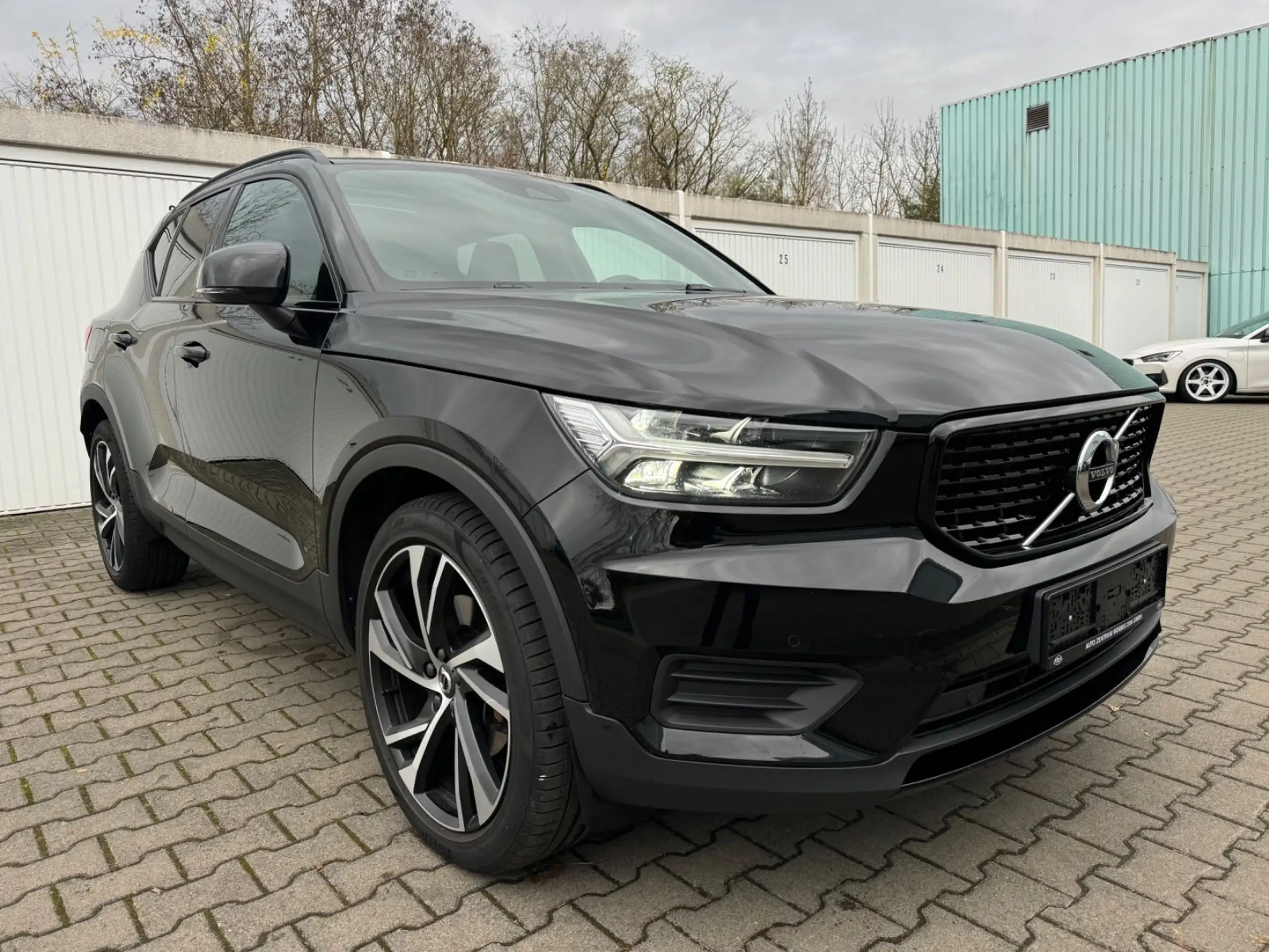 Volvo - XC40