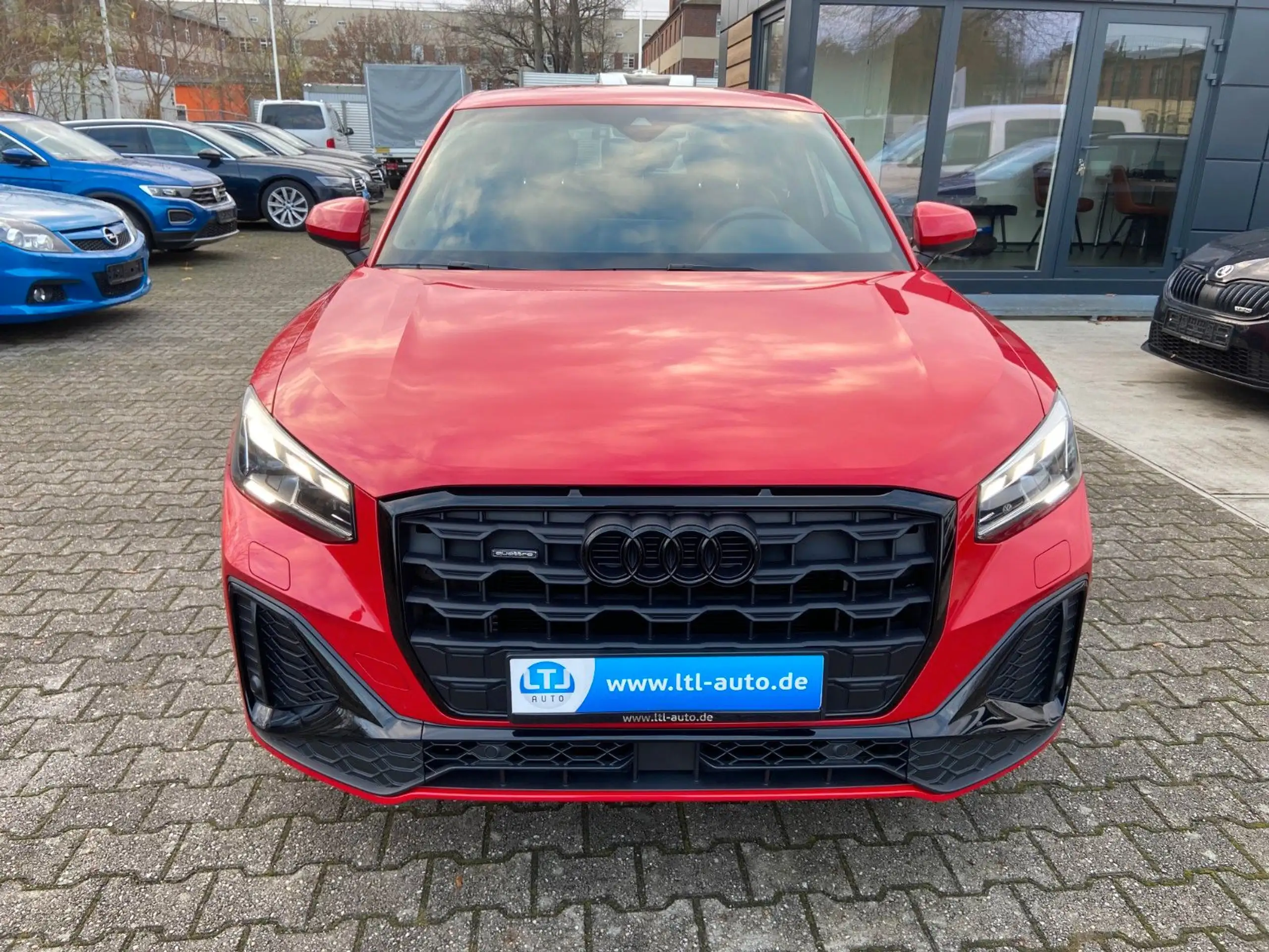 Audi - Q2