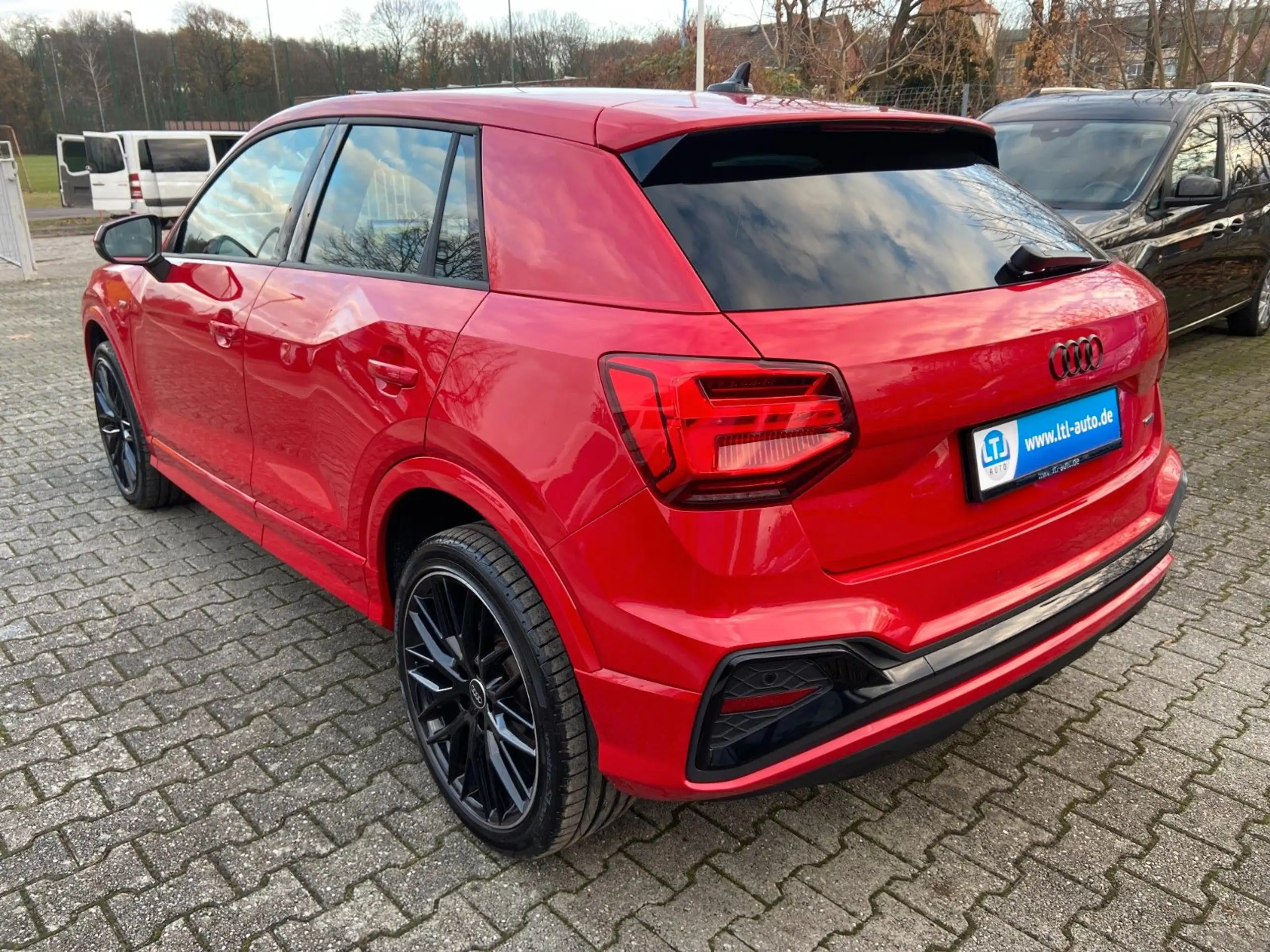 Audi - Q2