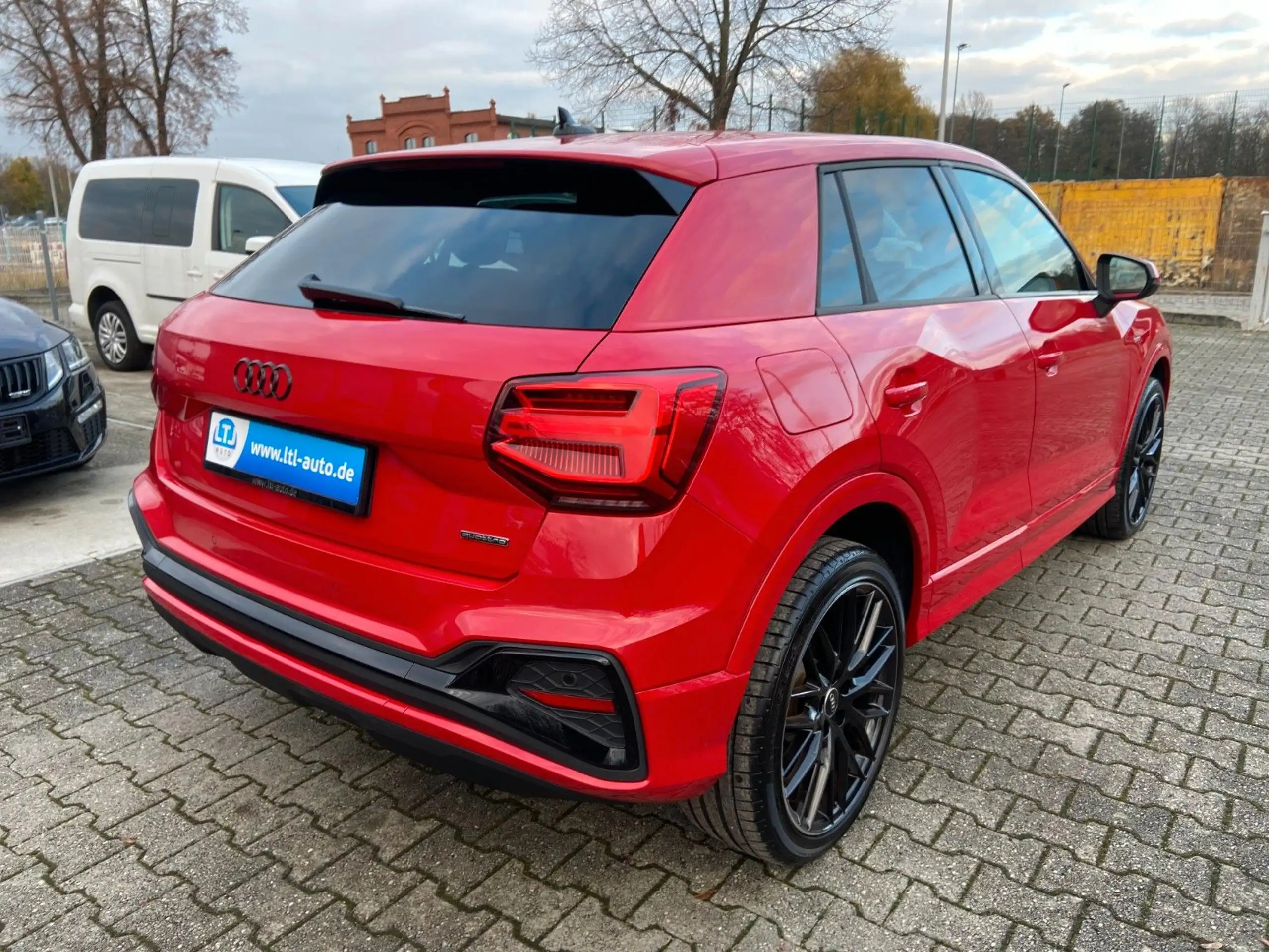 Audi - Q2