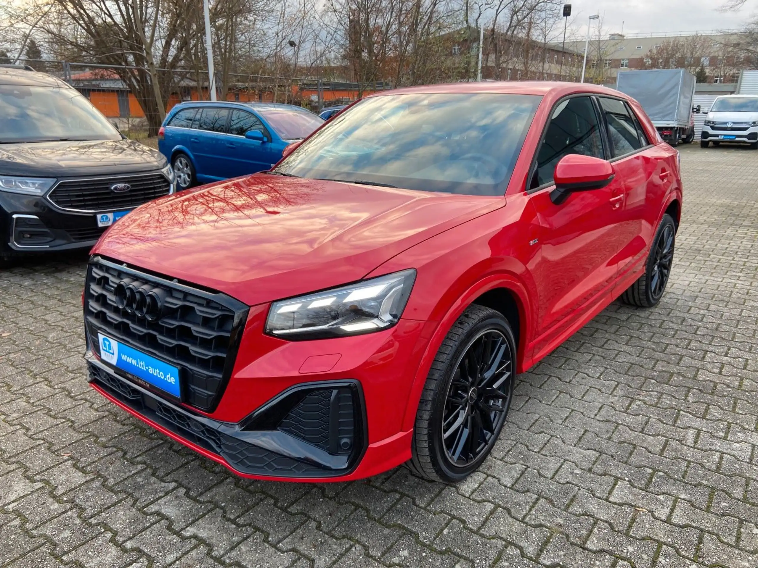 Audi - Q2