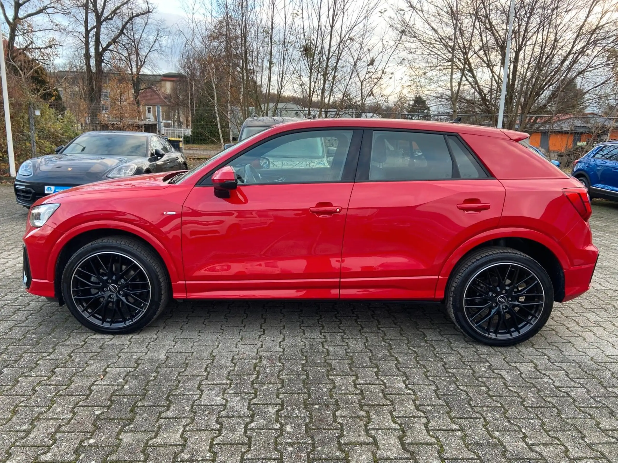 Audi - Q2