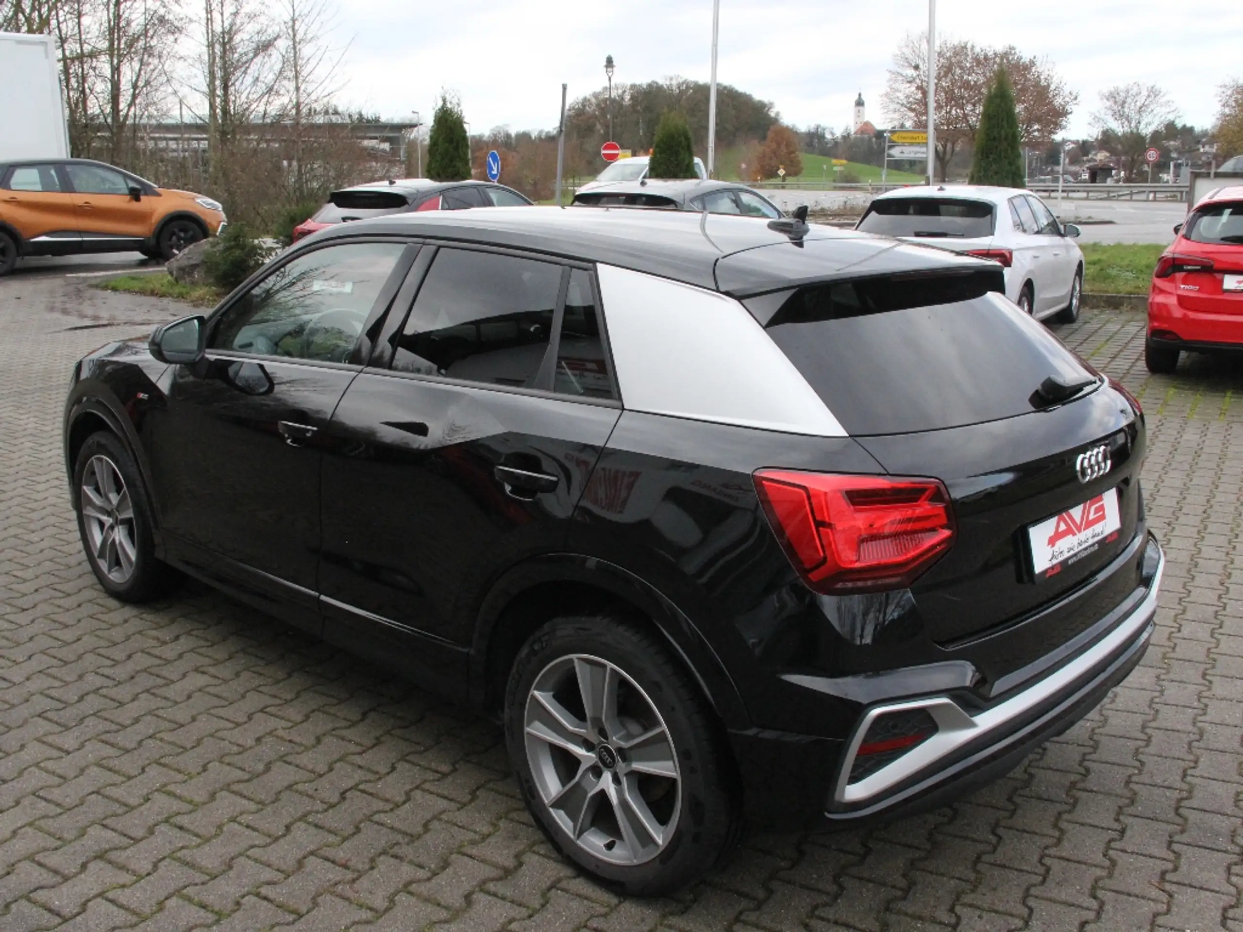 Audi - Q2