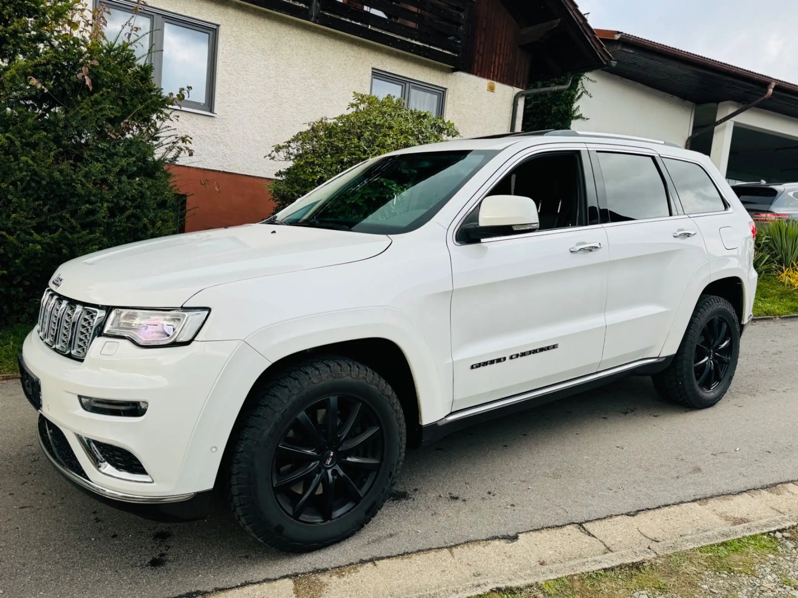 Jeep - Grand Cherokee