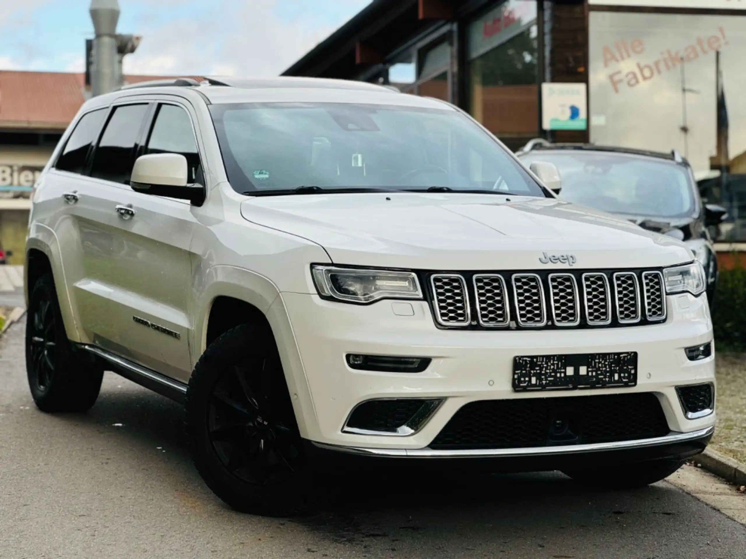 Jeep - Grand Cherokee