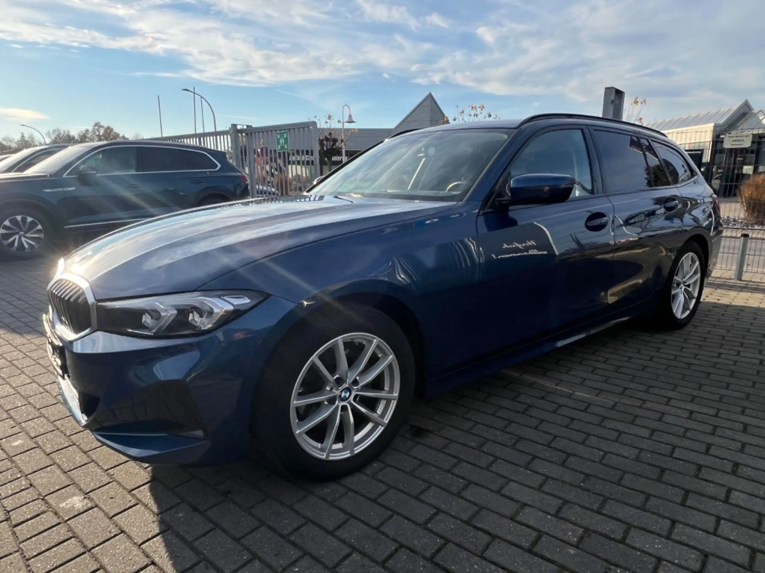 BMW - 320