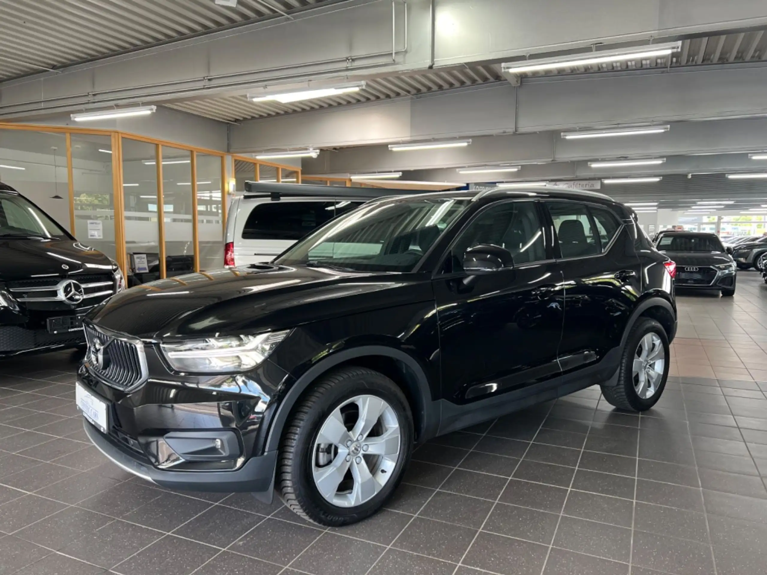 Volvo - XC40