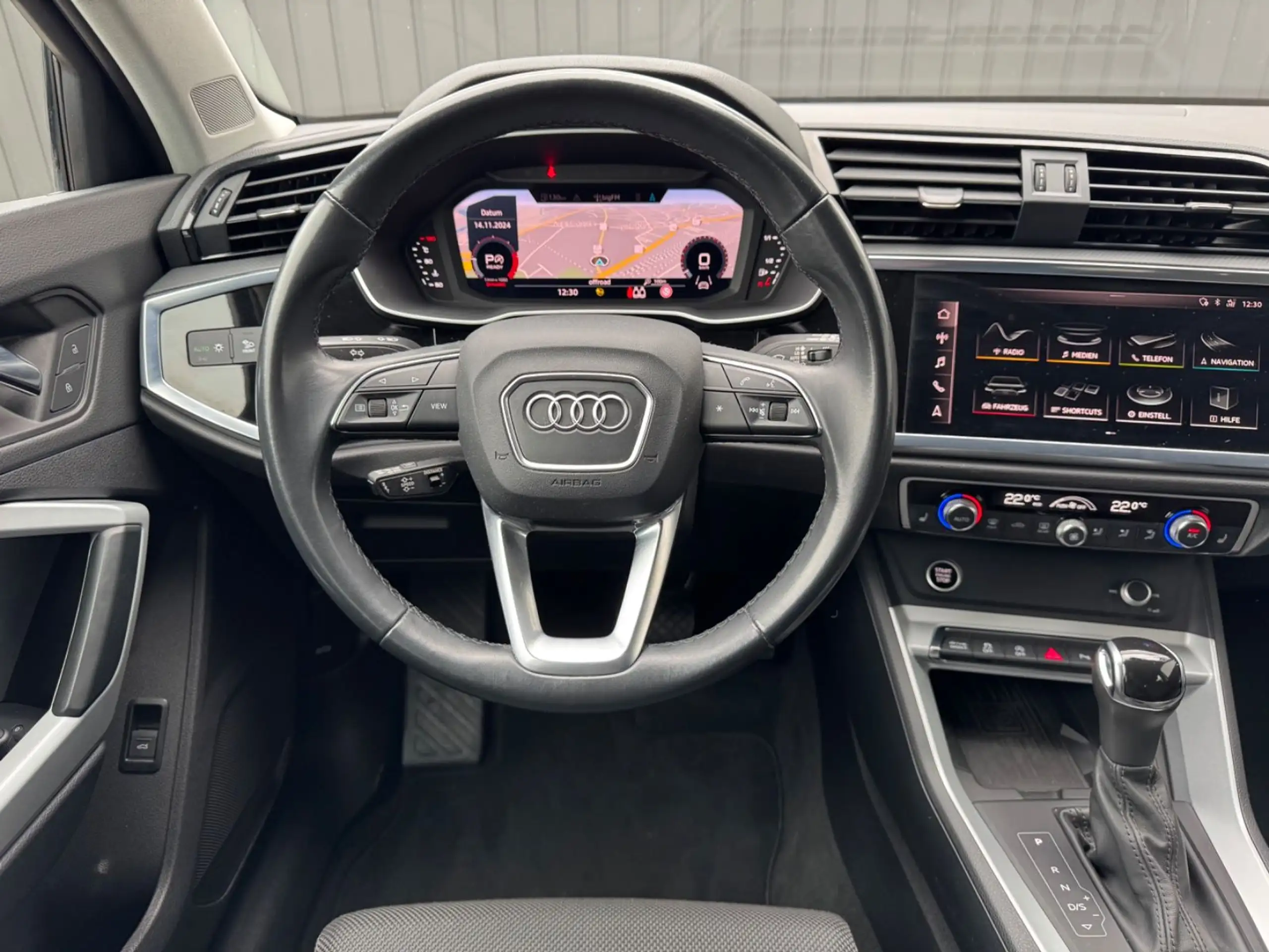 Audi - Q3