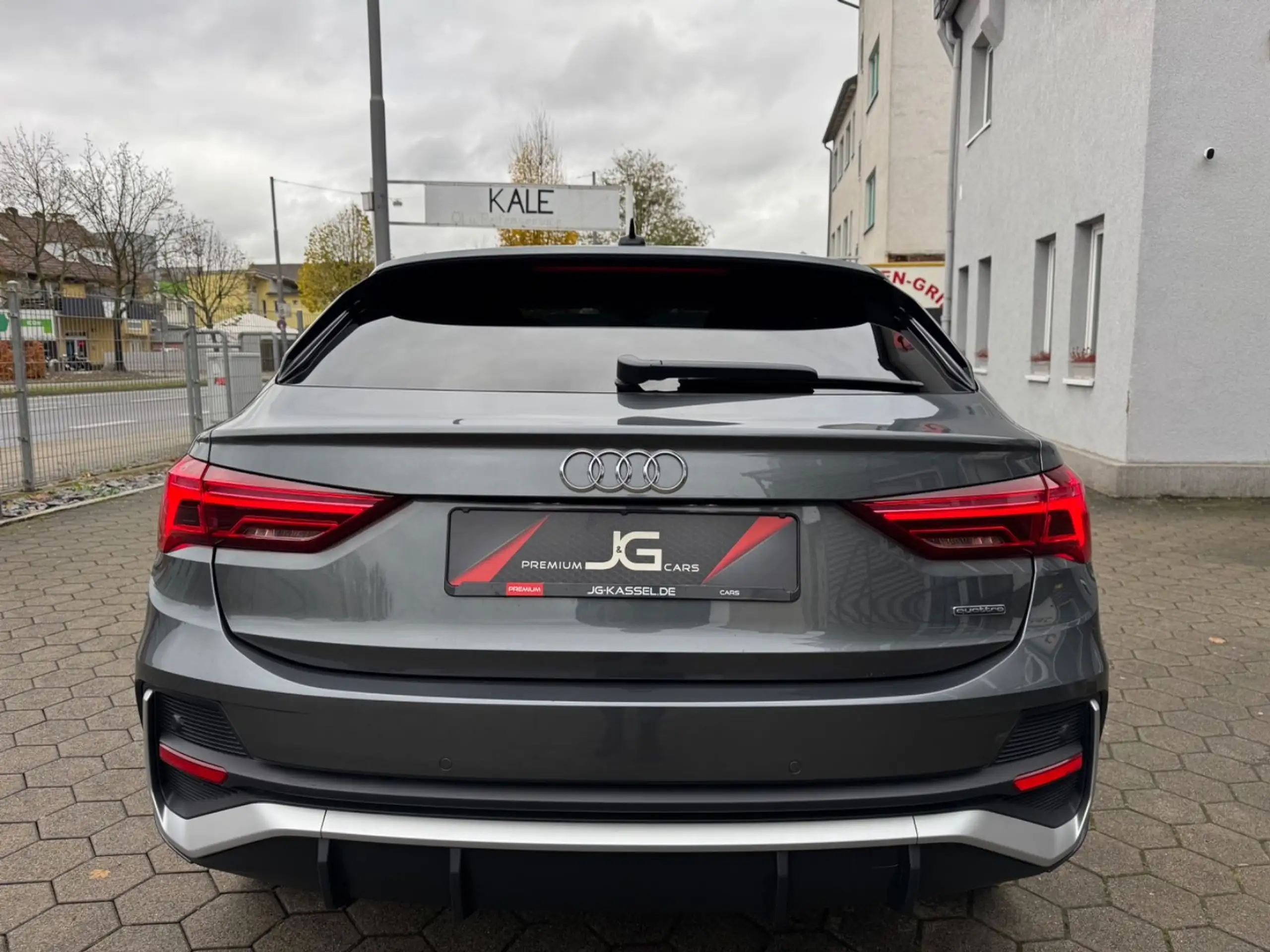 Audi - Q3