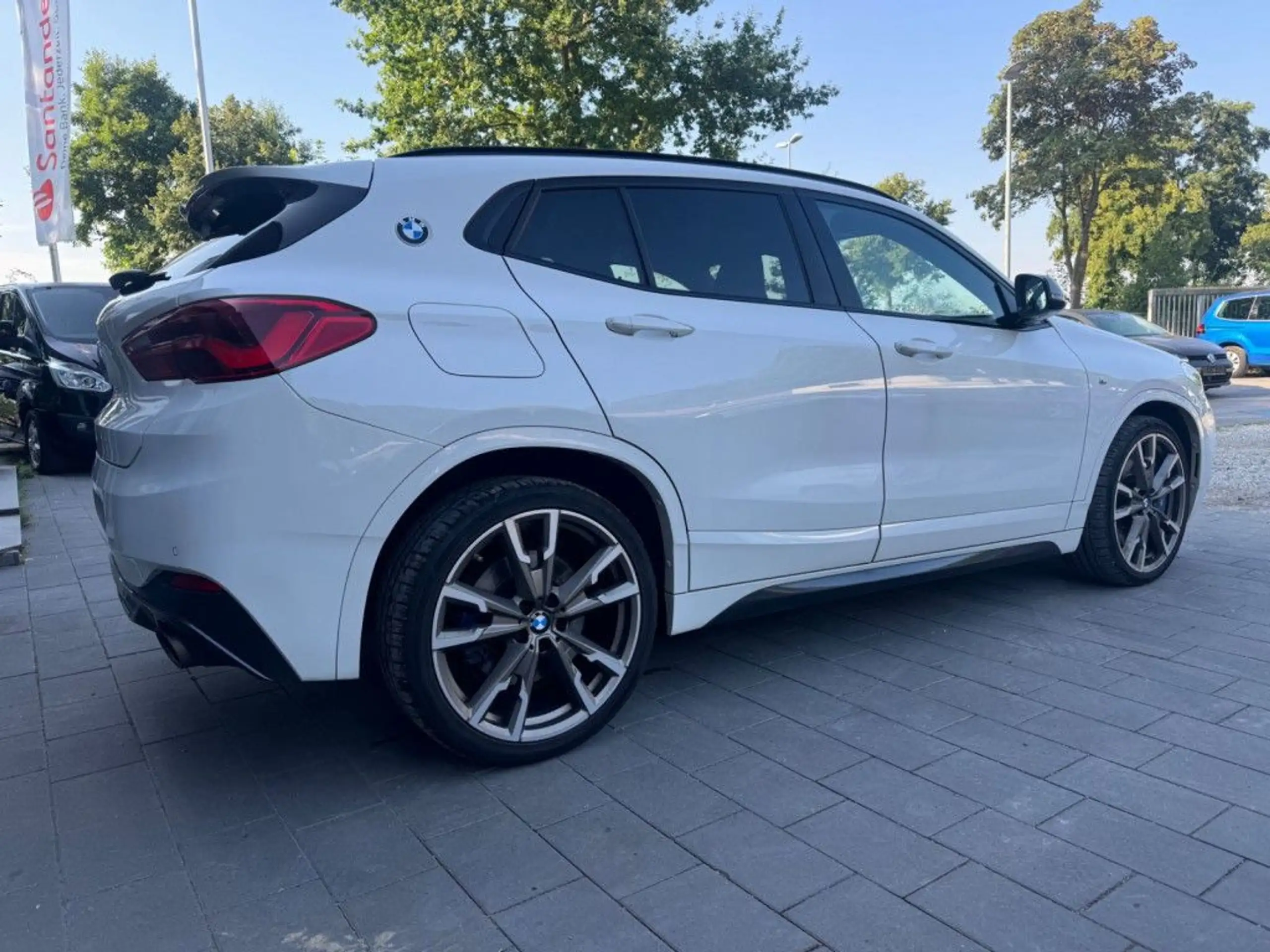 BMW - X2