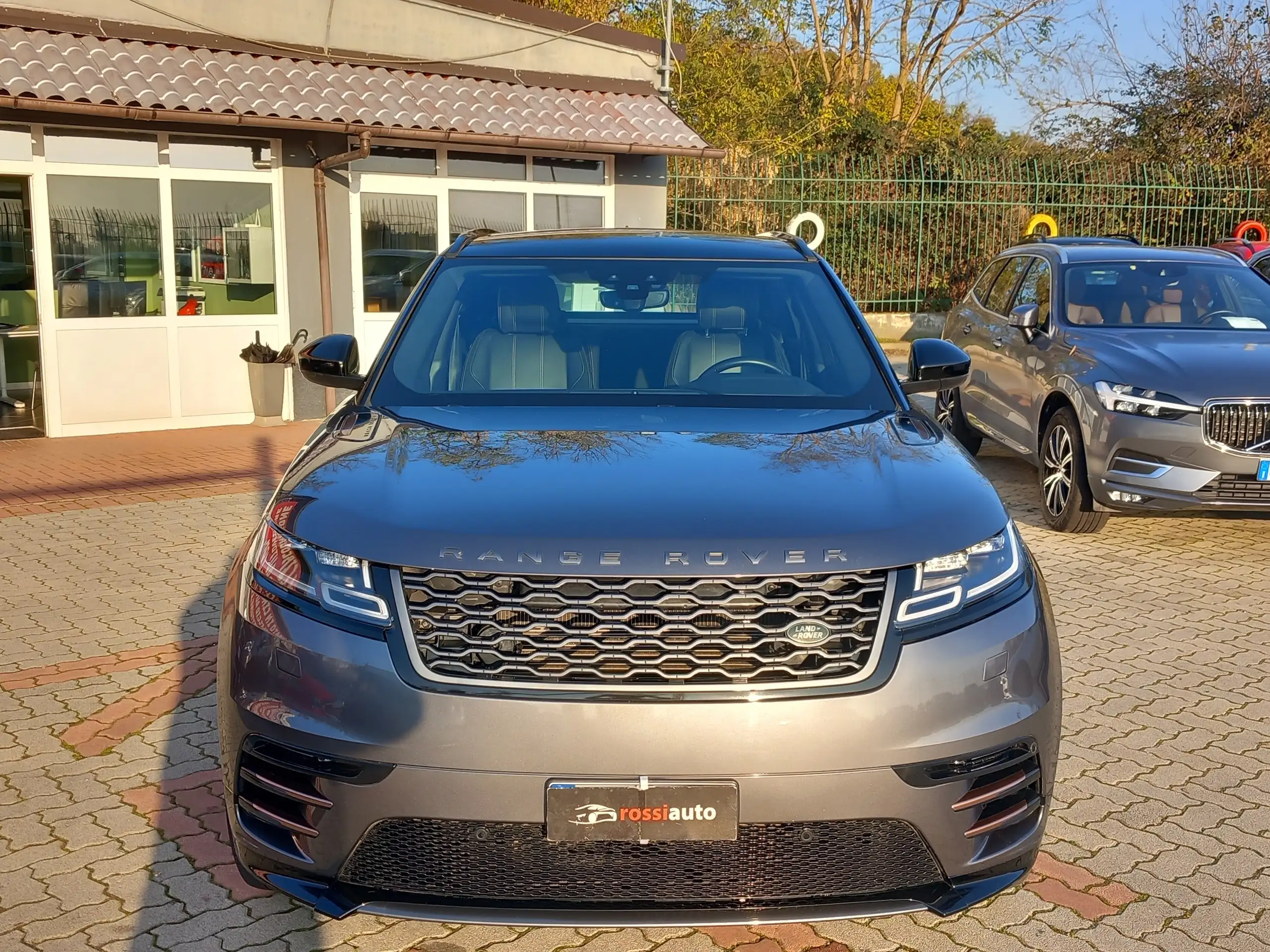 Land Rover - Range Rover Velar