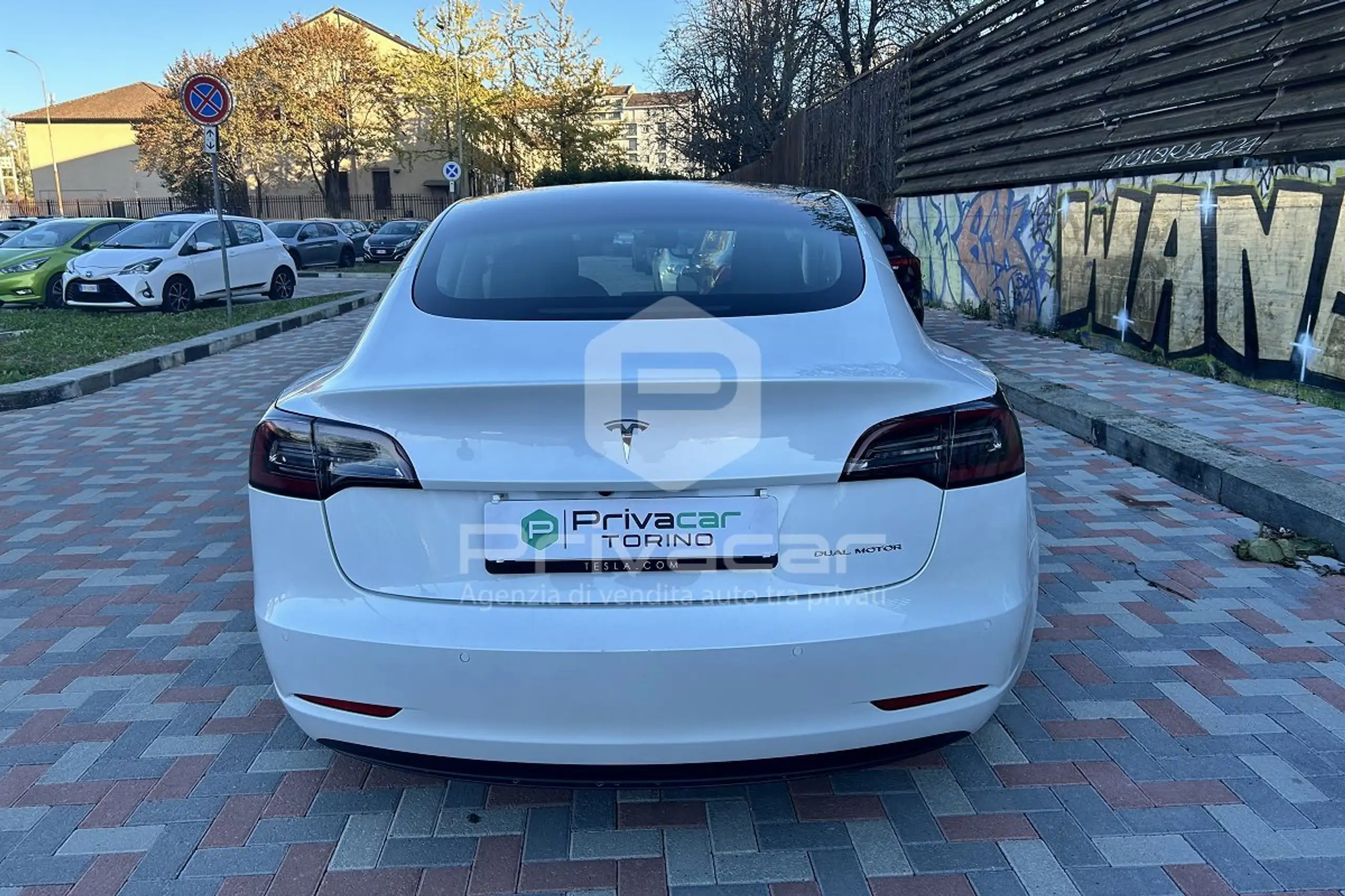 Tesla - Model 3