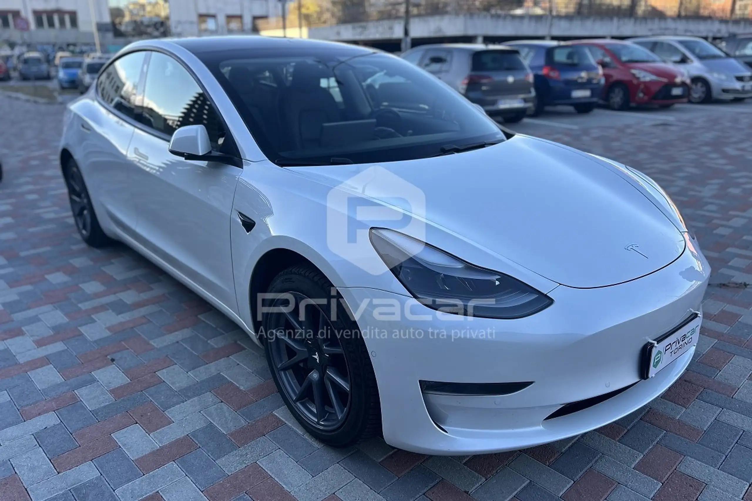 Tesla - Model 3