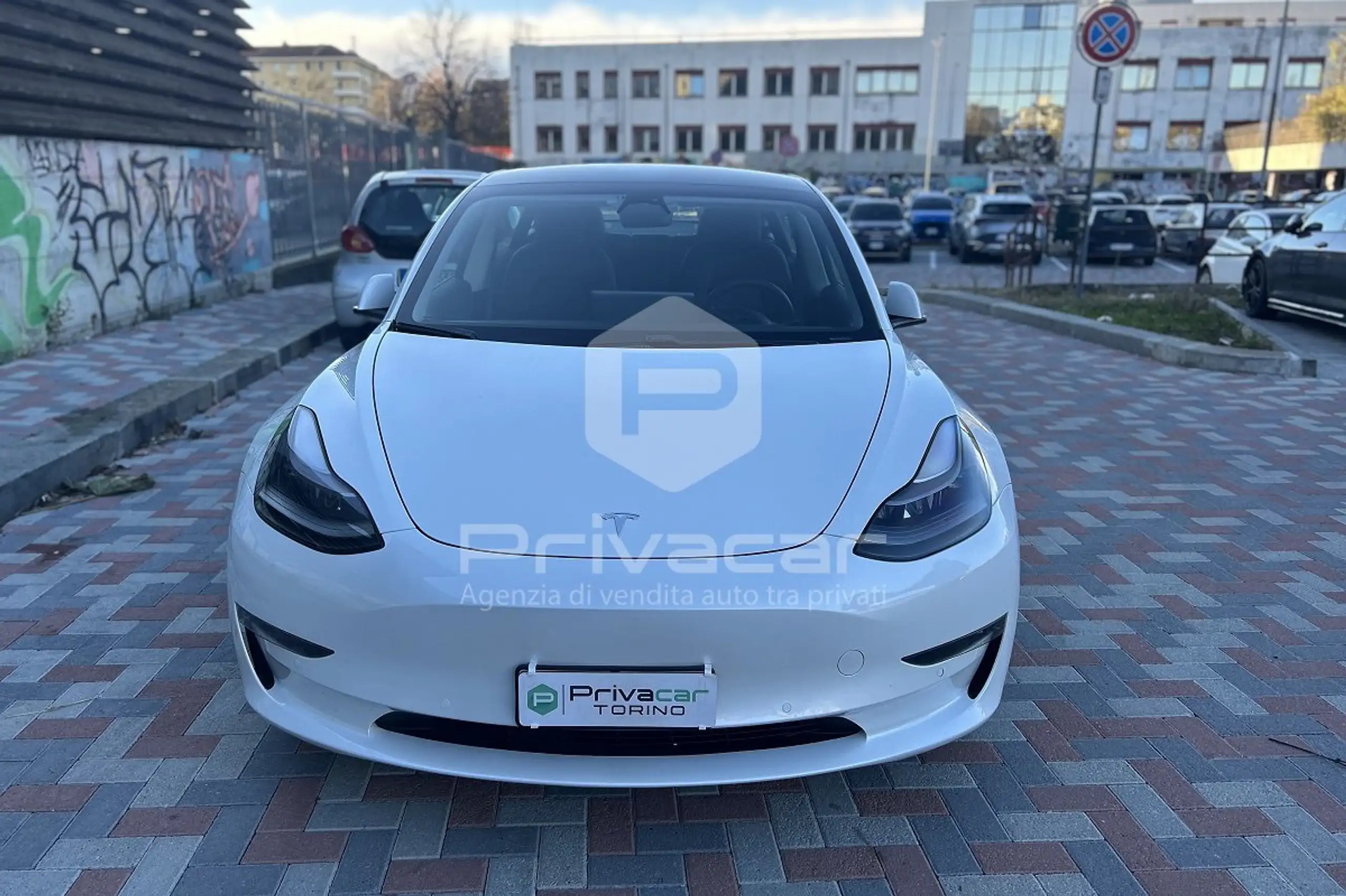 Tesla - Model 3