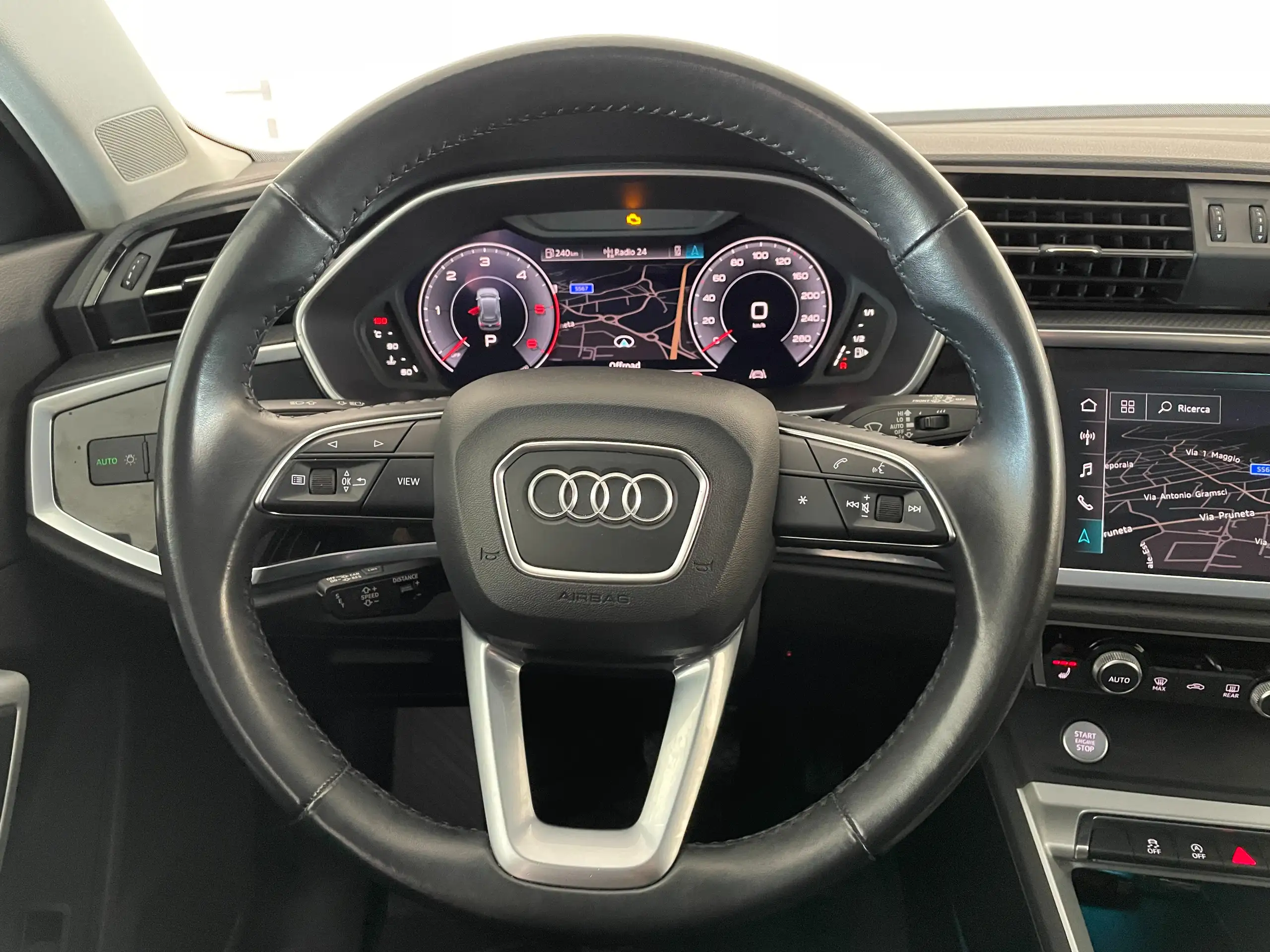 Audi - Q3