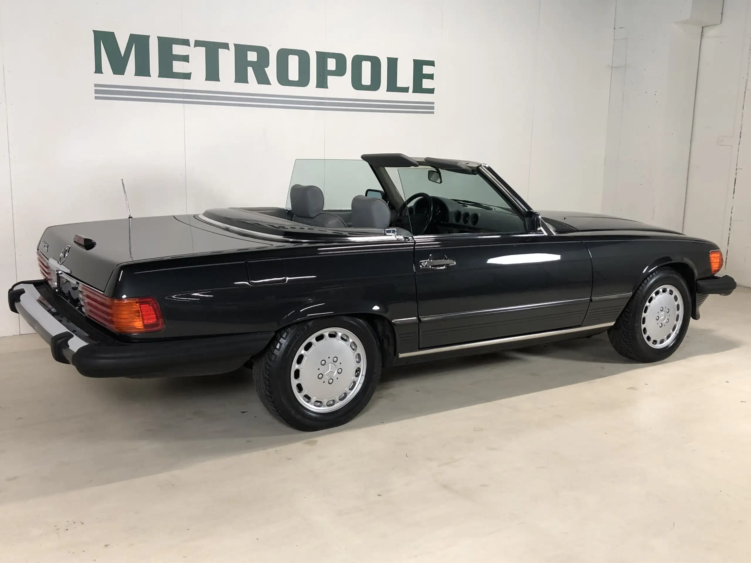 Mercedes-Benz - SL 560