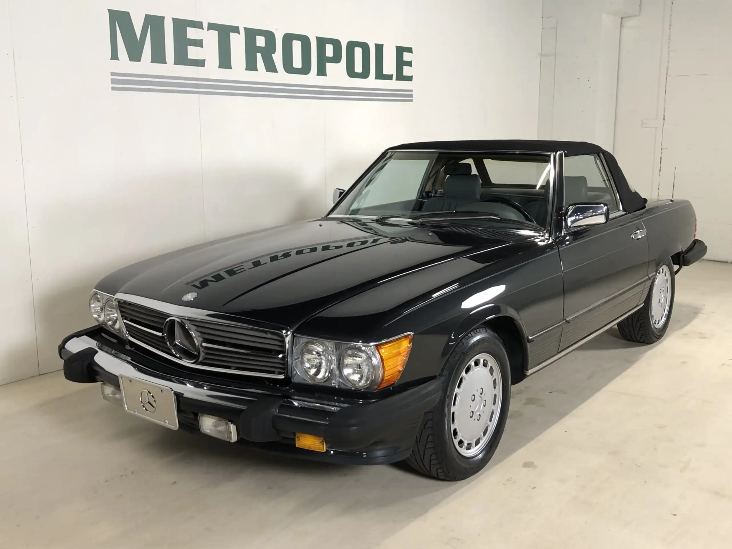 Mercedes-Benz - SL 560