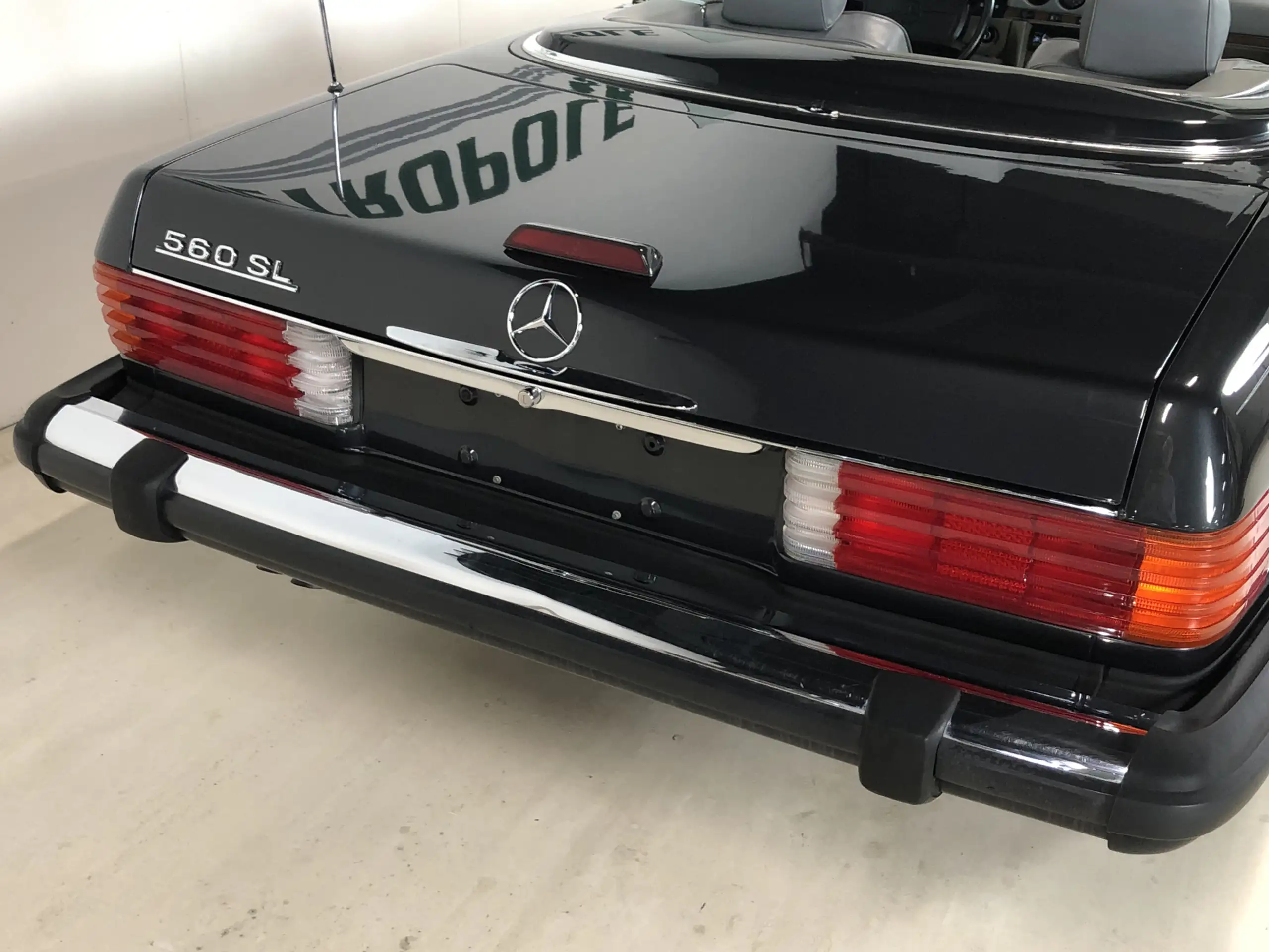 Mercedes-Benz - SL 560