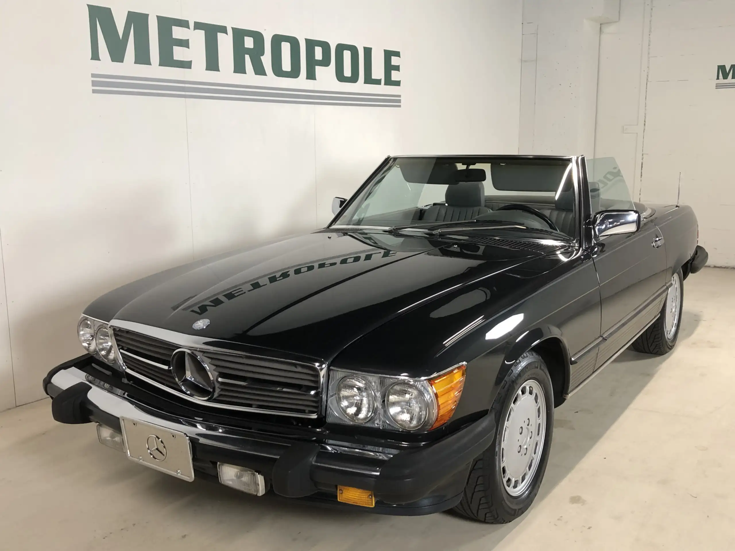 Mercedes-Benz - SL 560