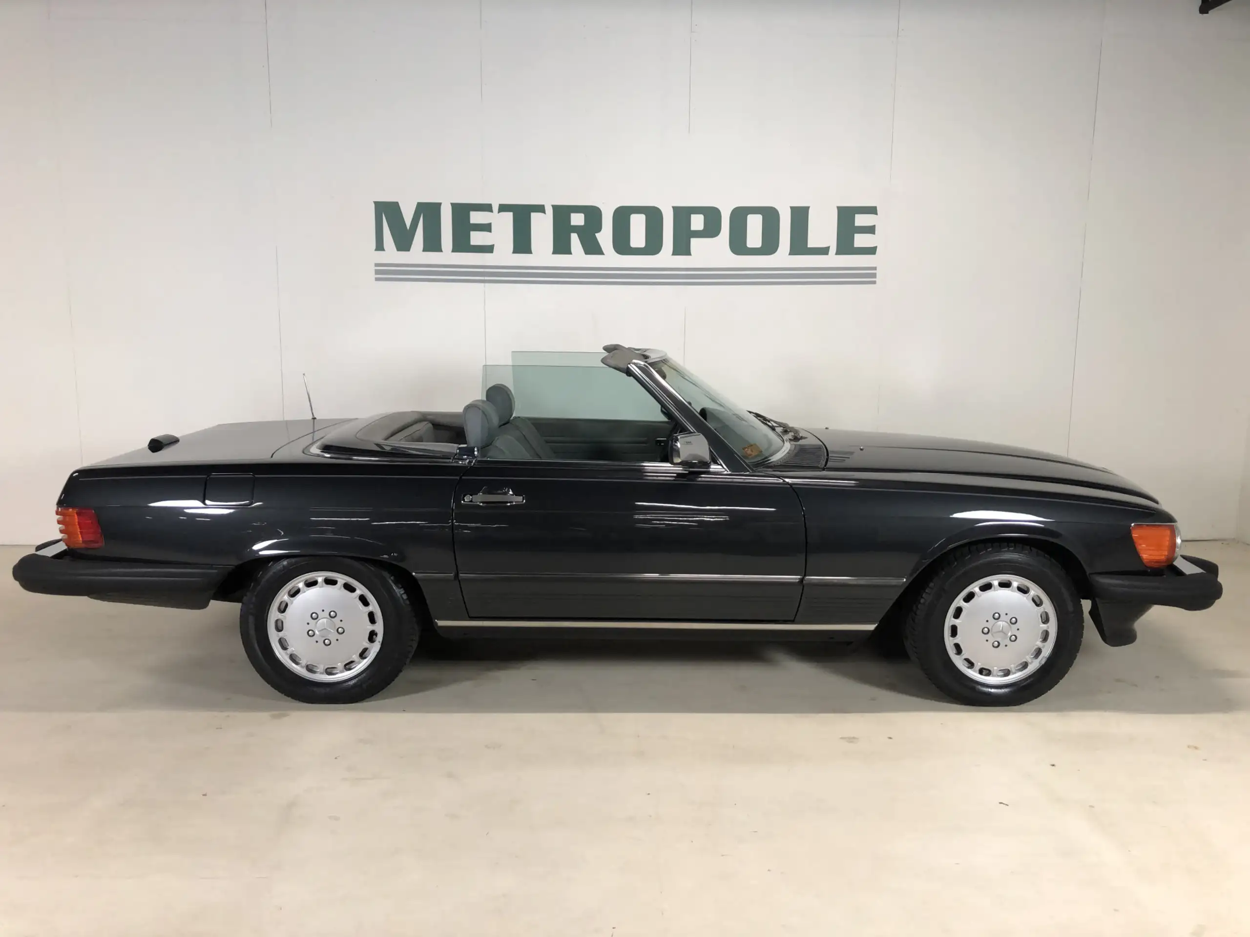 Mercedes-Benz - SL 560