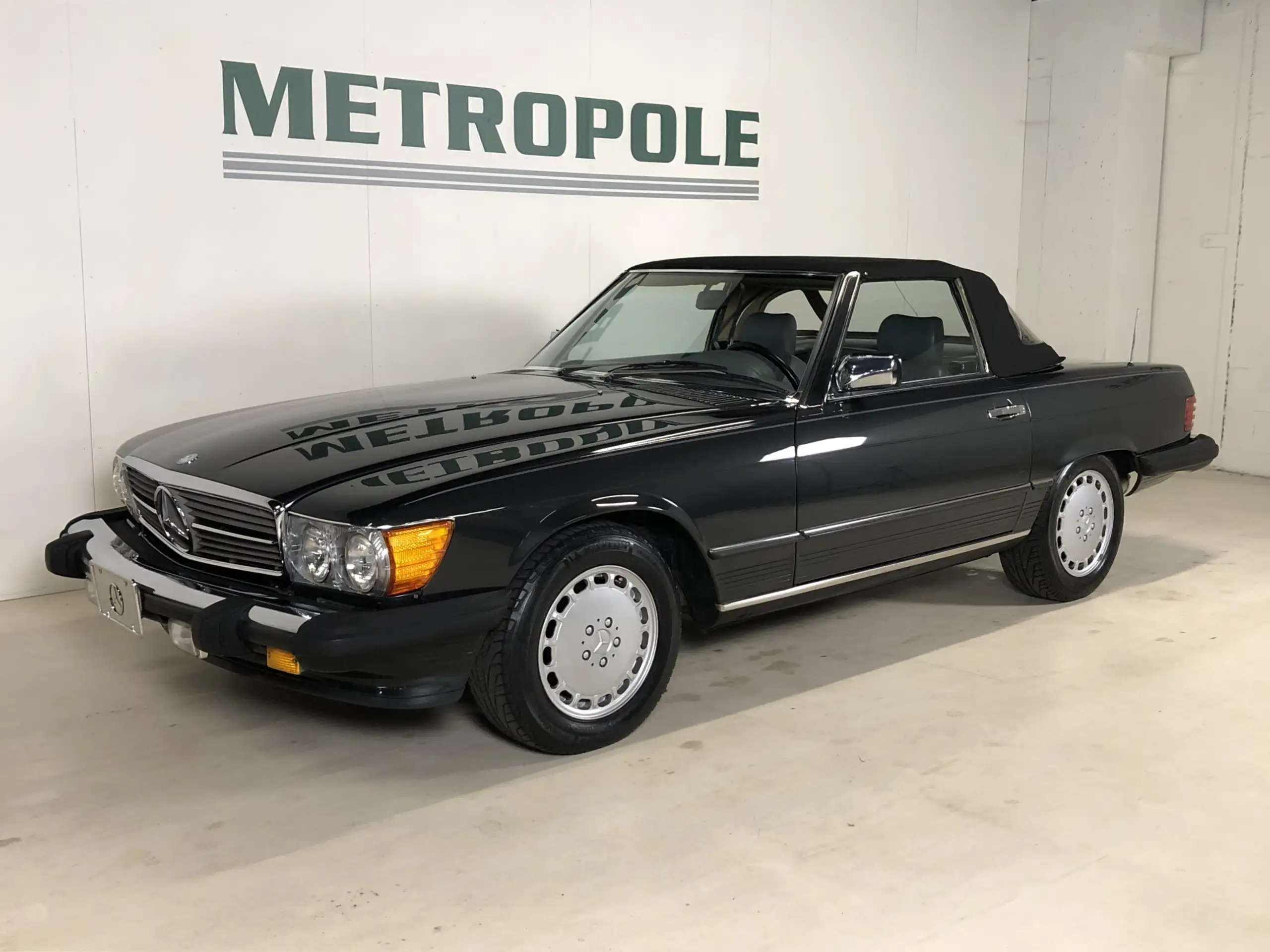 Mercedes-Benz - SL 560