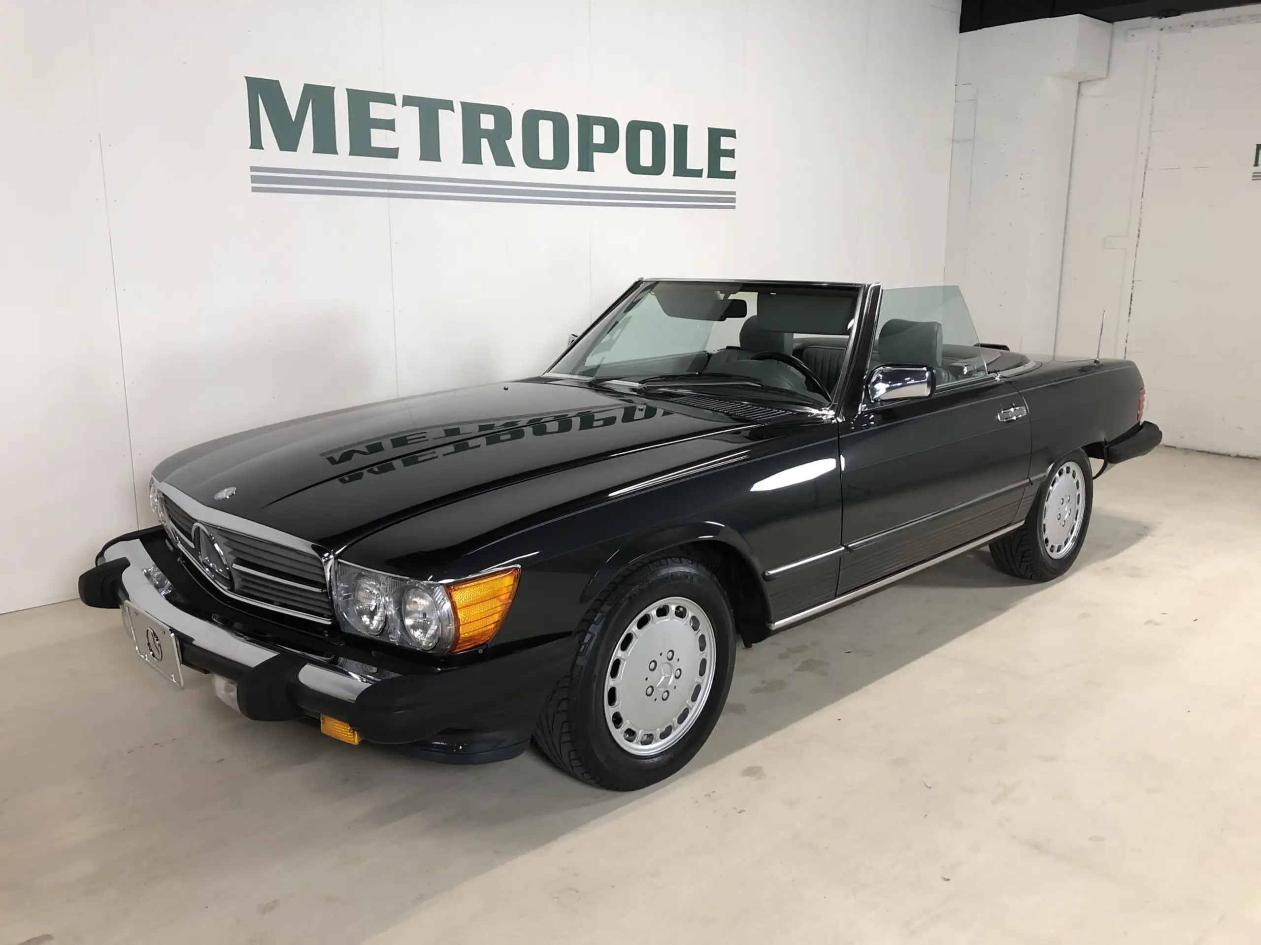 Mercedes-Benz - SL 560