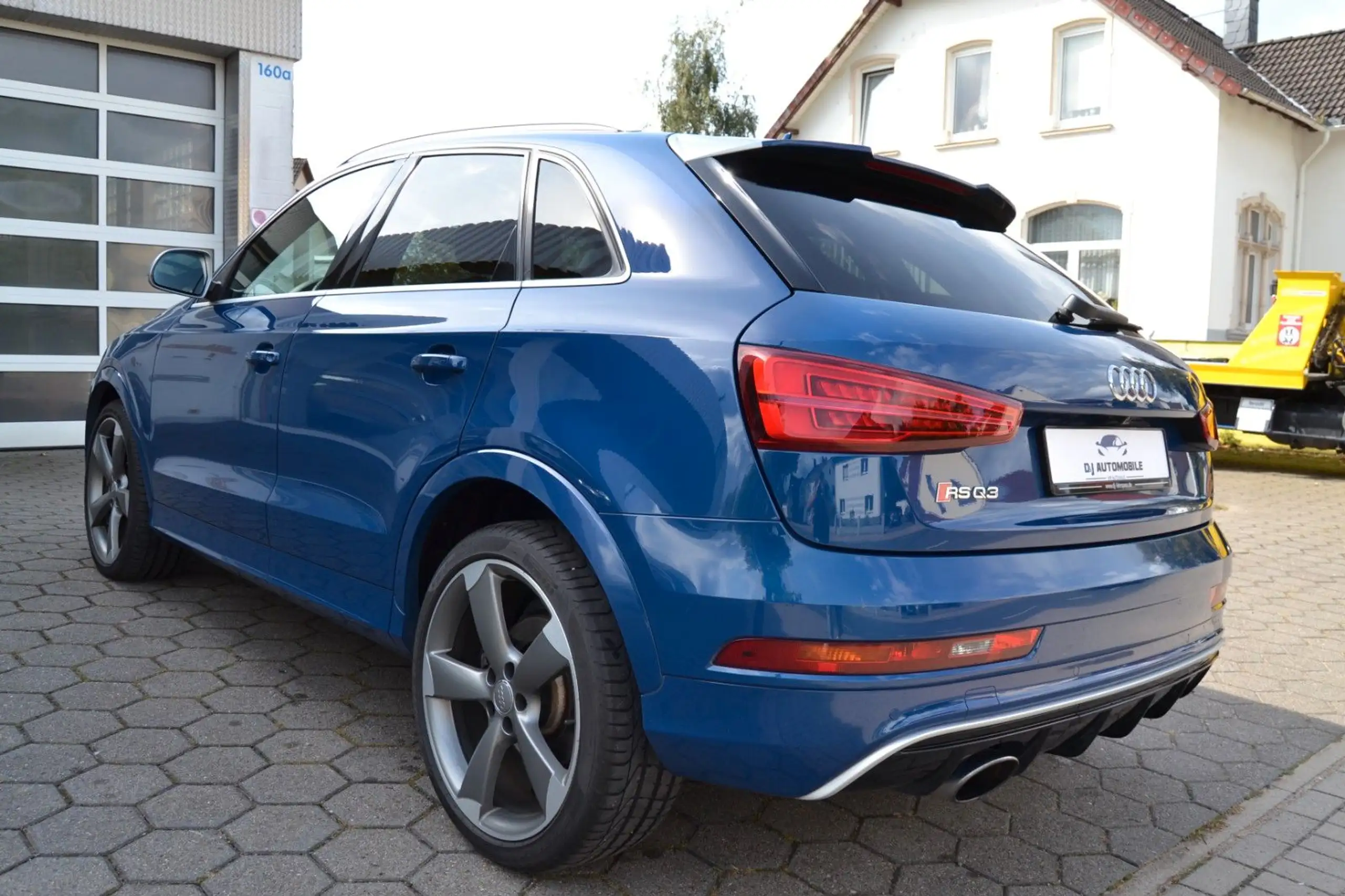 Audi - RS Q3