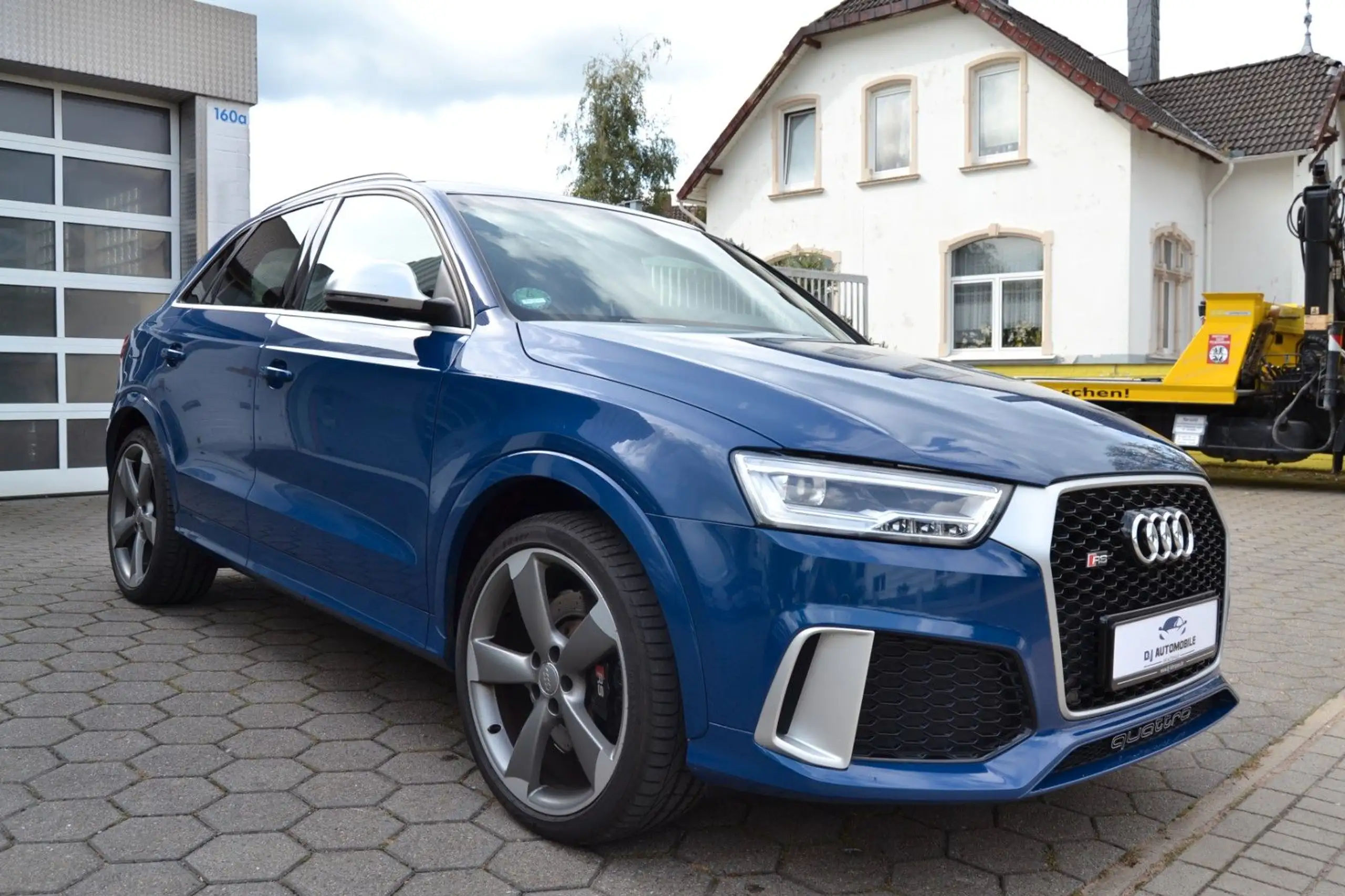 Audi - RS Q3