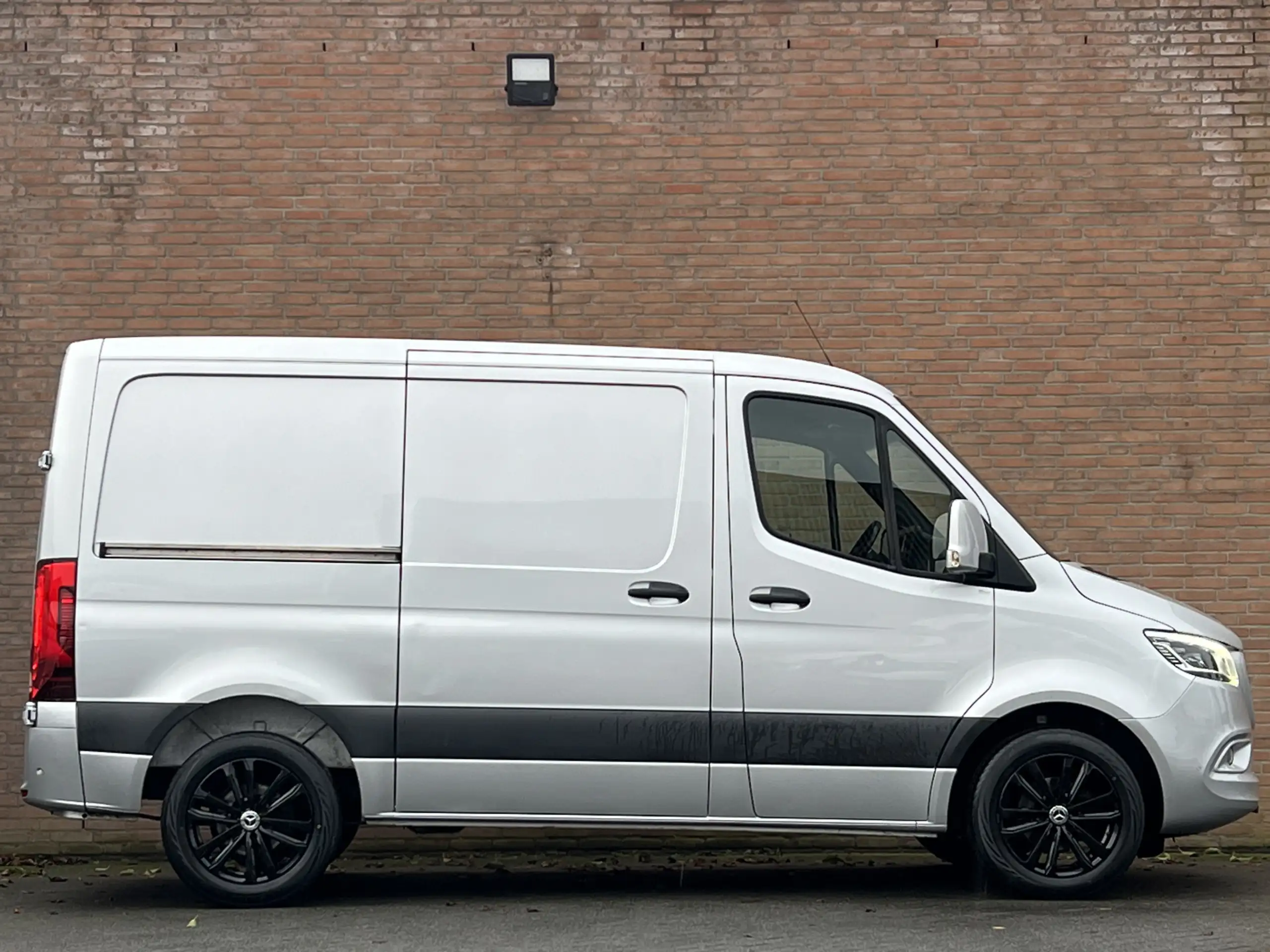 Mercedes-Benz - Sprinter