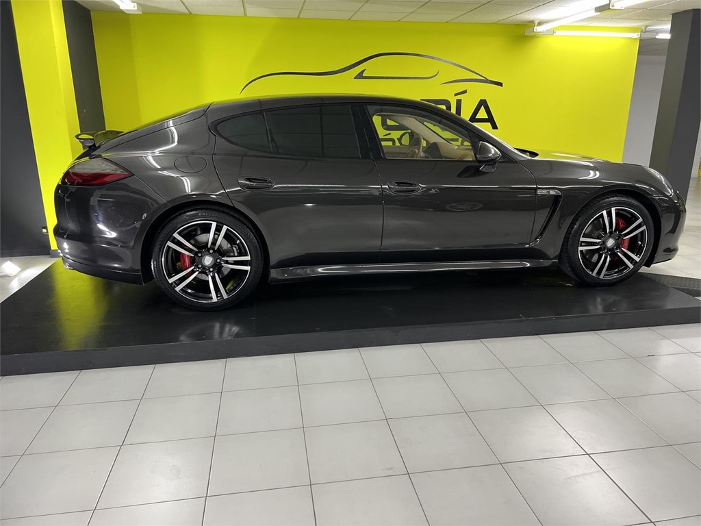 Porsche - Panamera