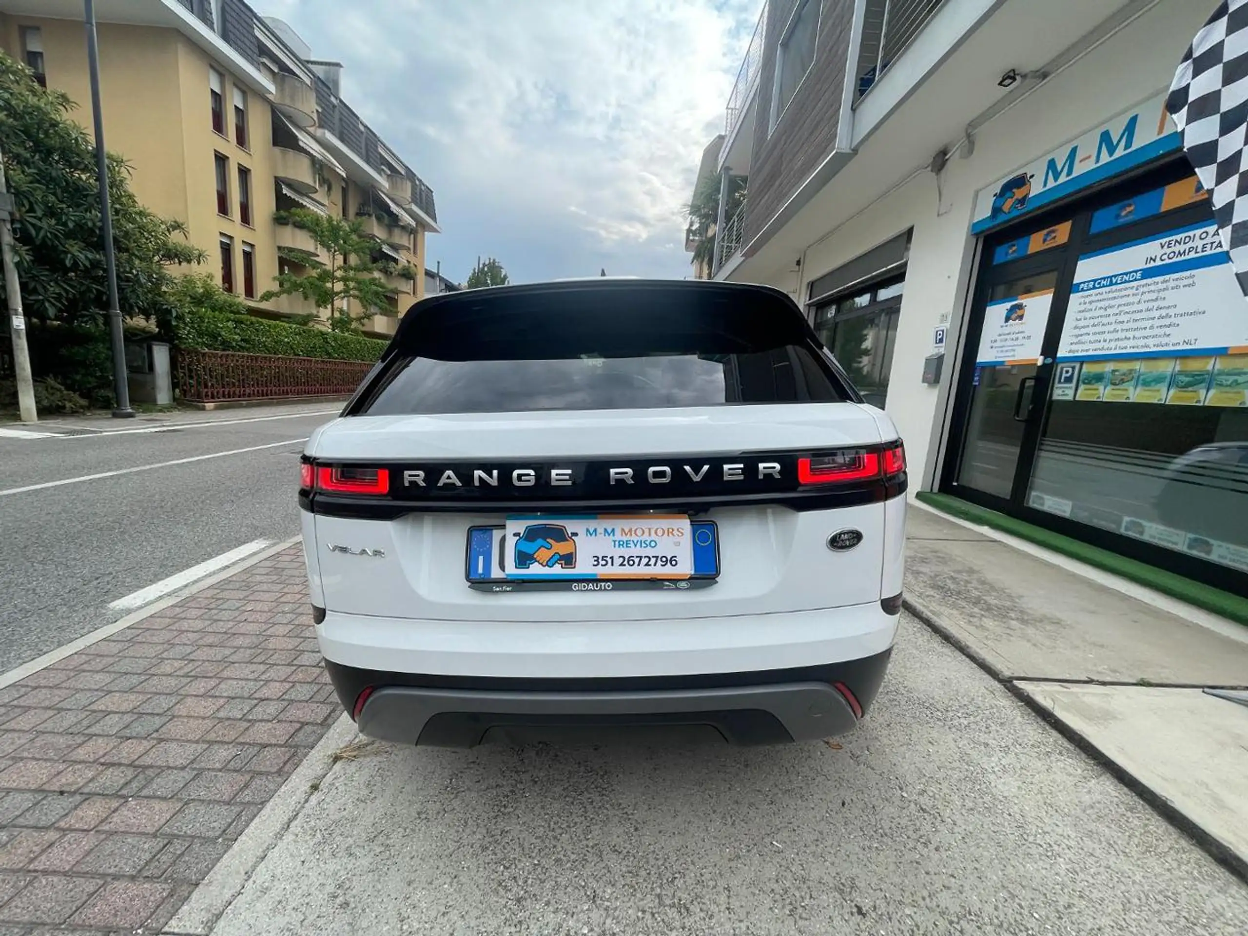 Land Rover - Range Rover Velar