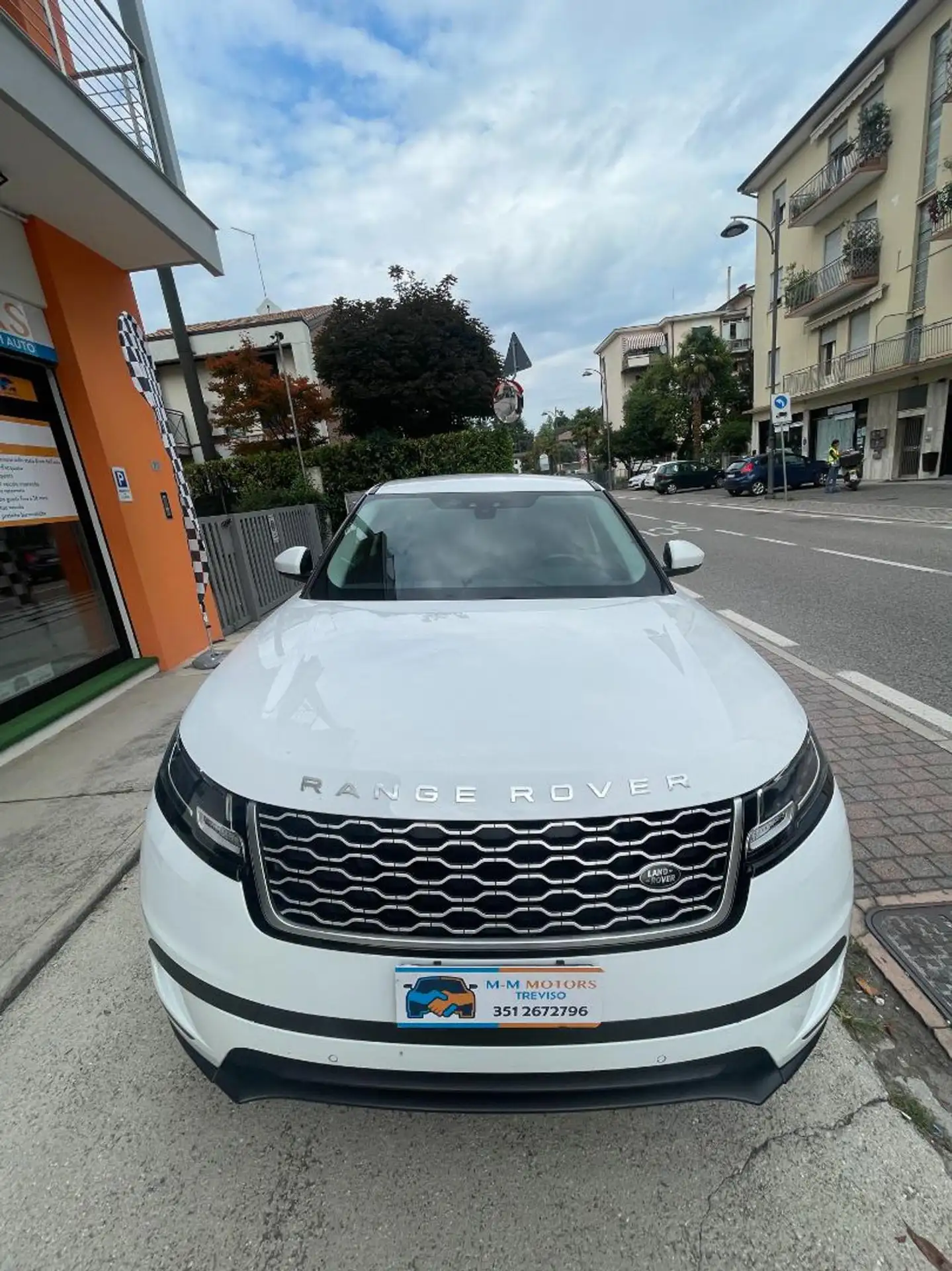 Land Rover - Range Rover Velar