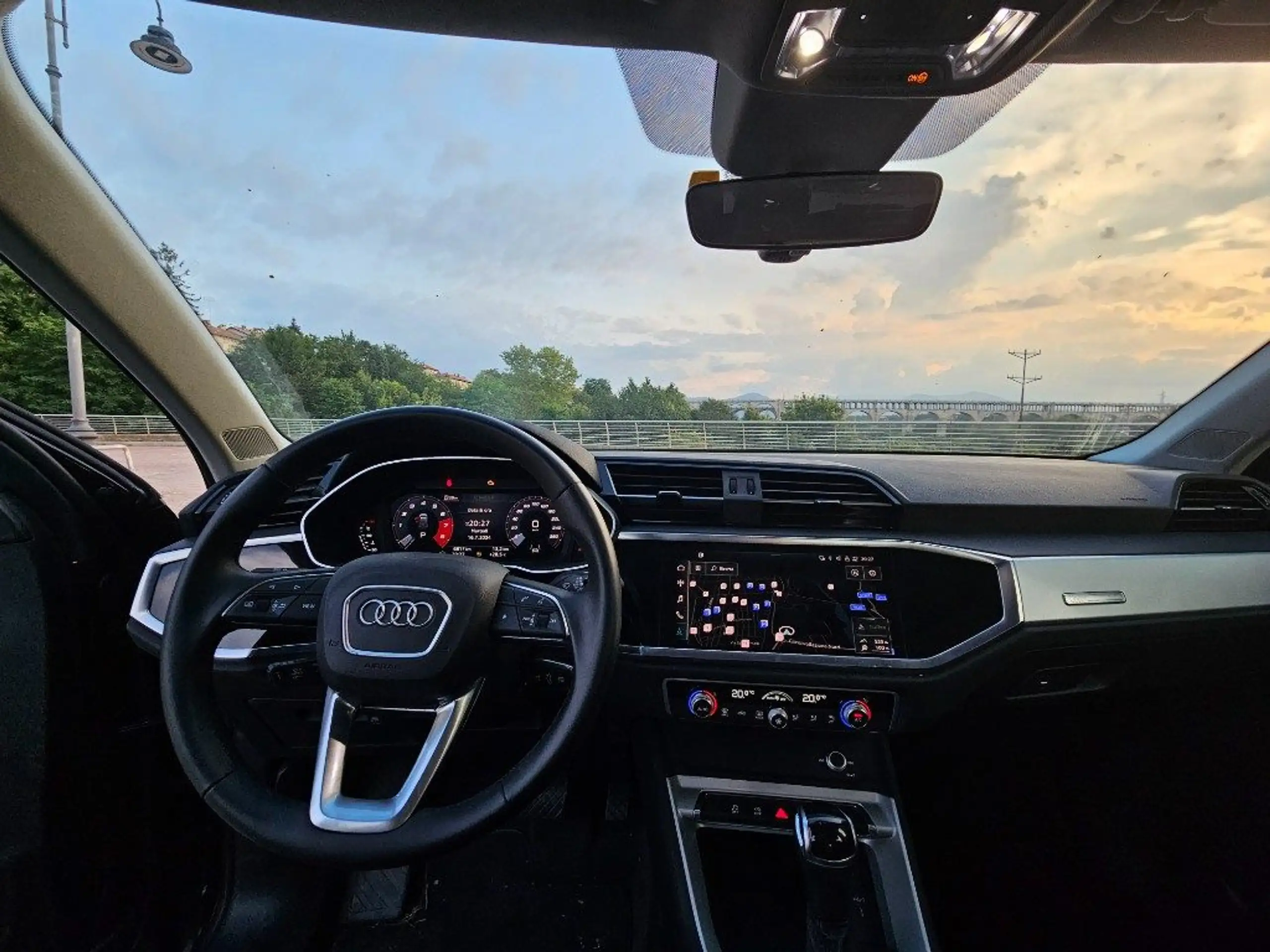 Audi - Q3