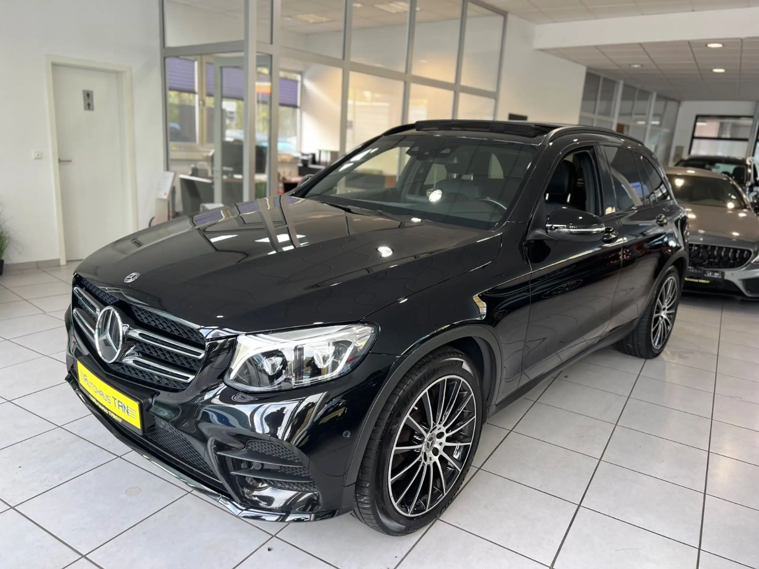 Mercedes-Benz - GLC 350